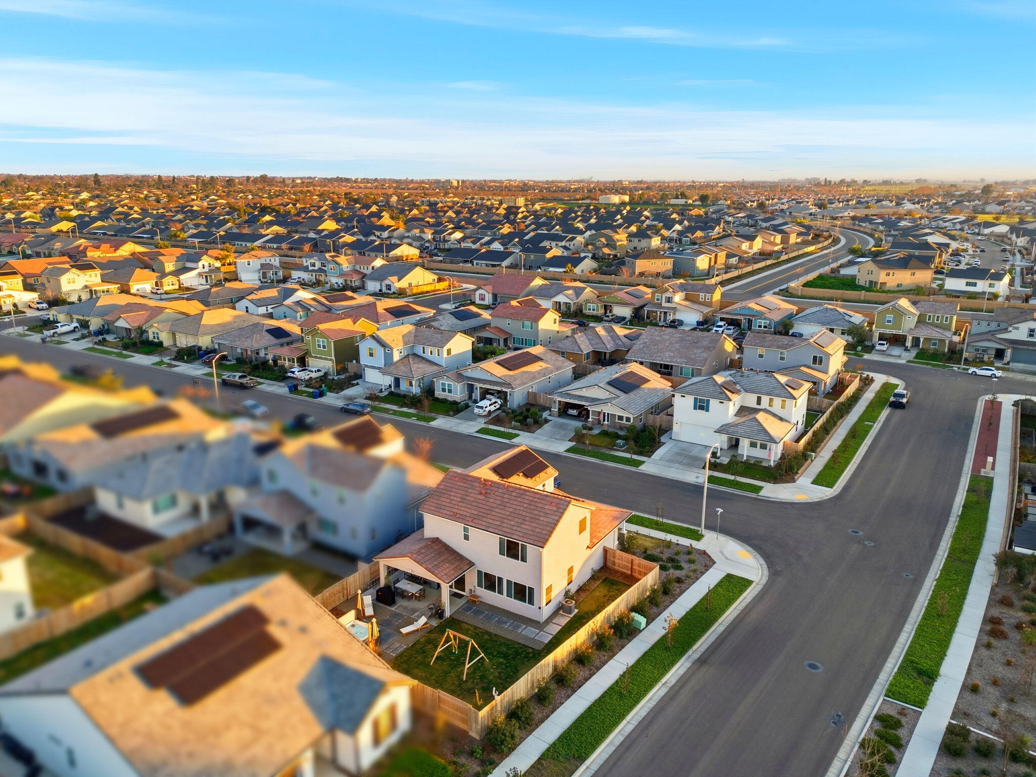 2566 Muscat Ct, Hanford, CA 93230