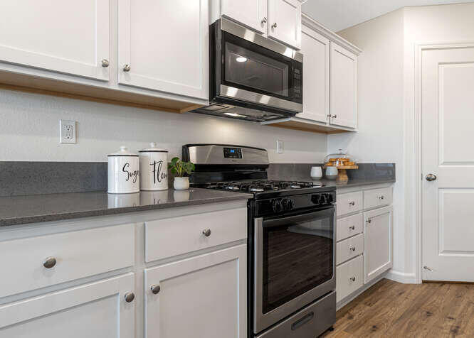 7141 W Wren Ave, Visalia, CA 93291