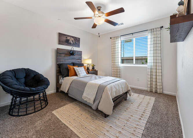 7141 W Wren Ave, Visalia, CA 93291