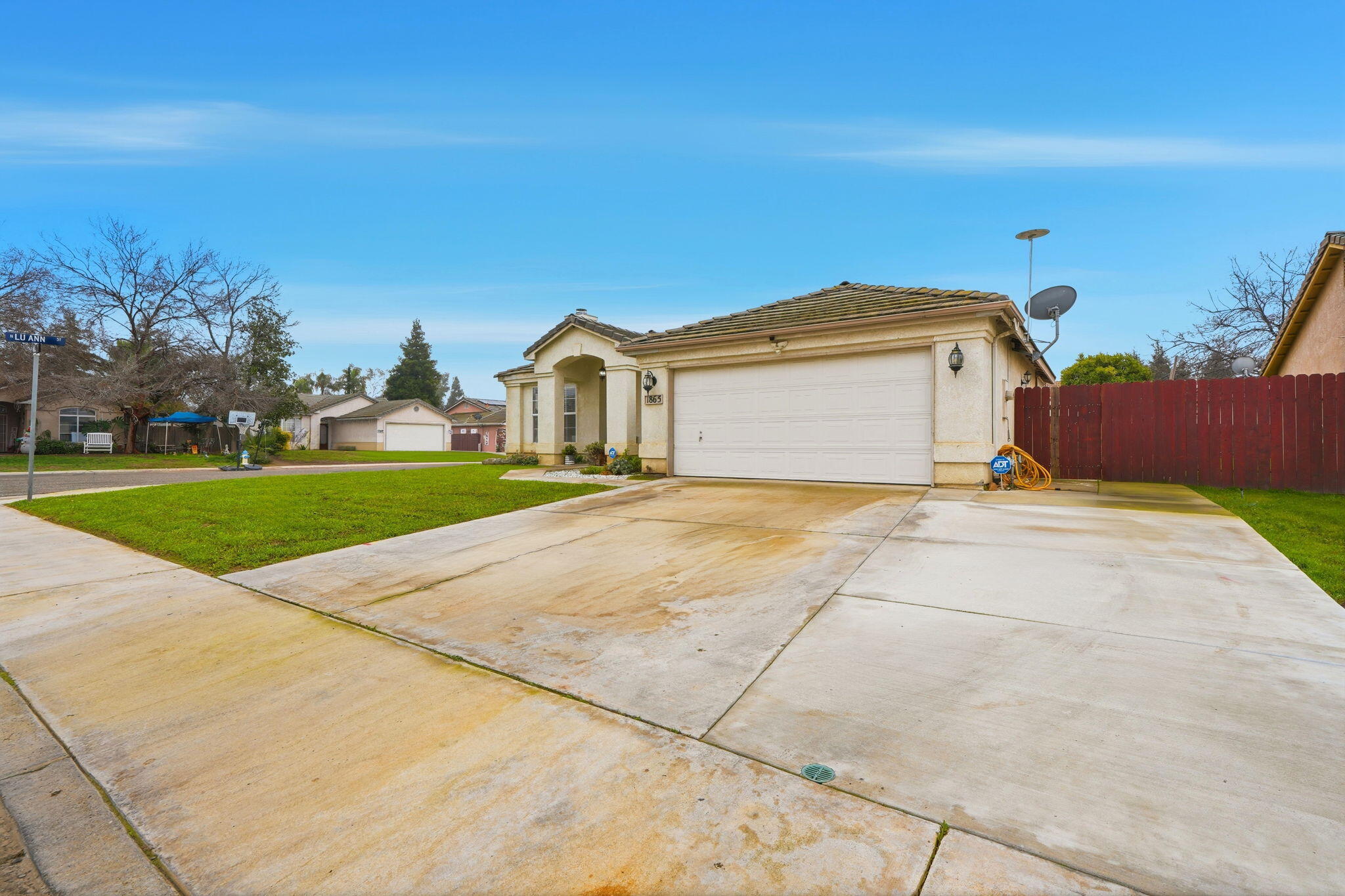 1865 W Wall Ave, Porterville, CA 93257