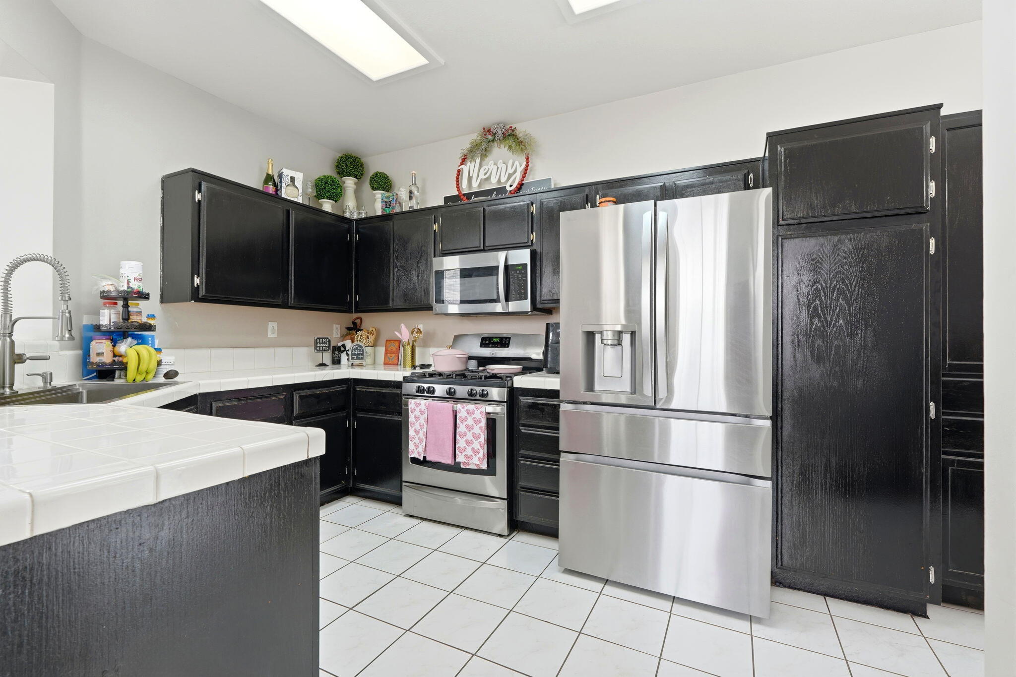 1865 W Wall Ave, Porterville, CA 93257