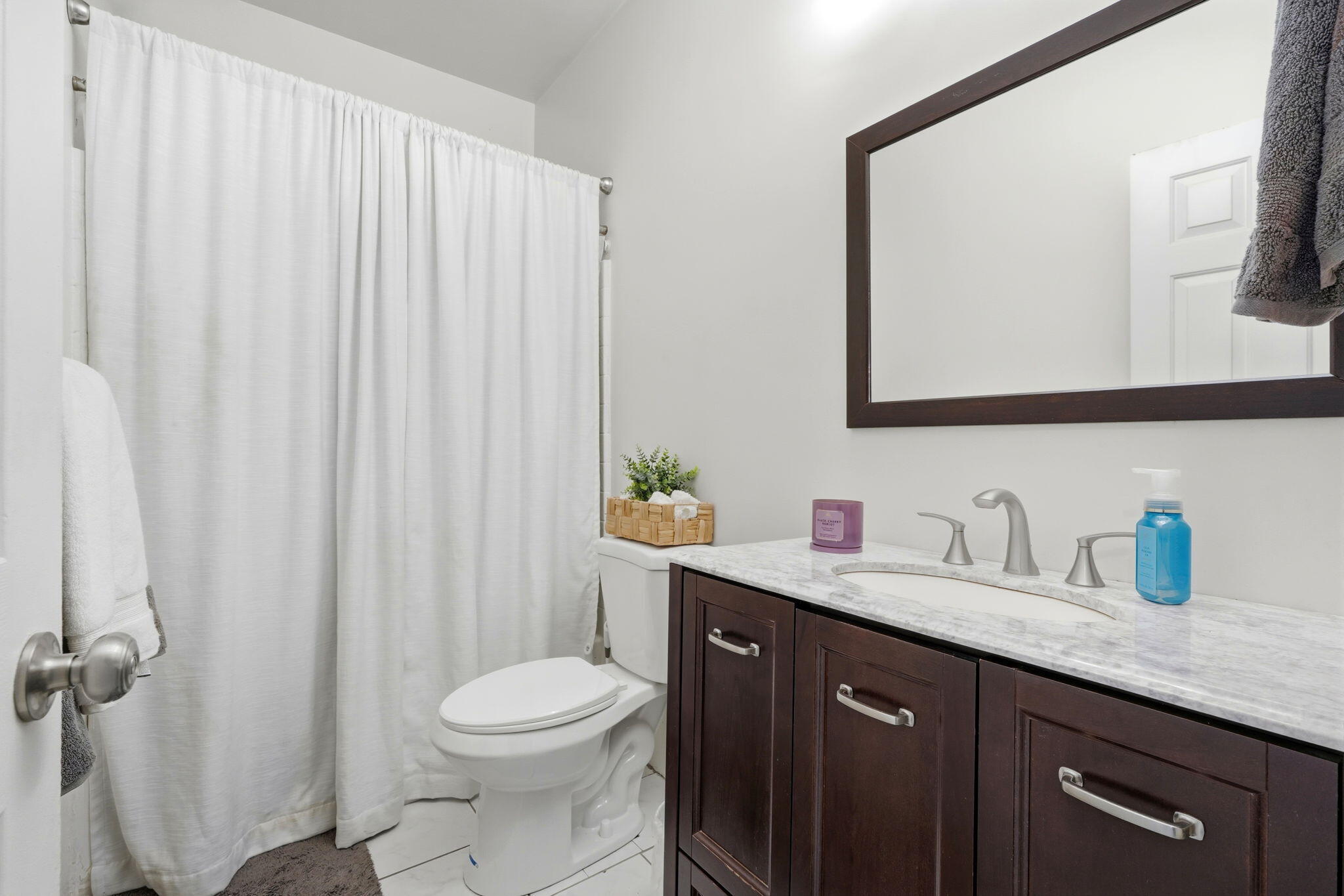 1865 W Wall Ave, Porterville, CA 93257