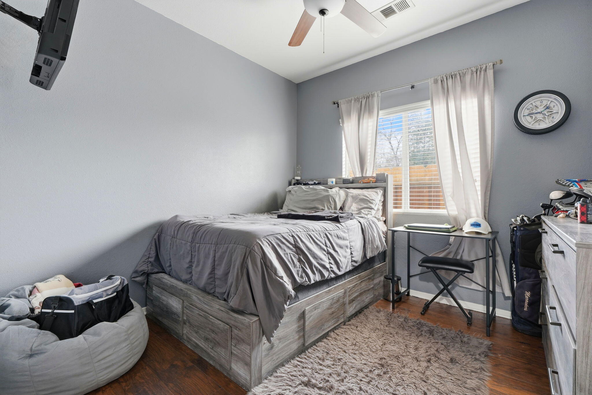 1865 W Wall Ave, Porterville, CA 93257