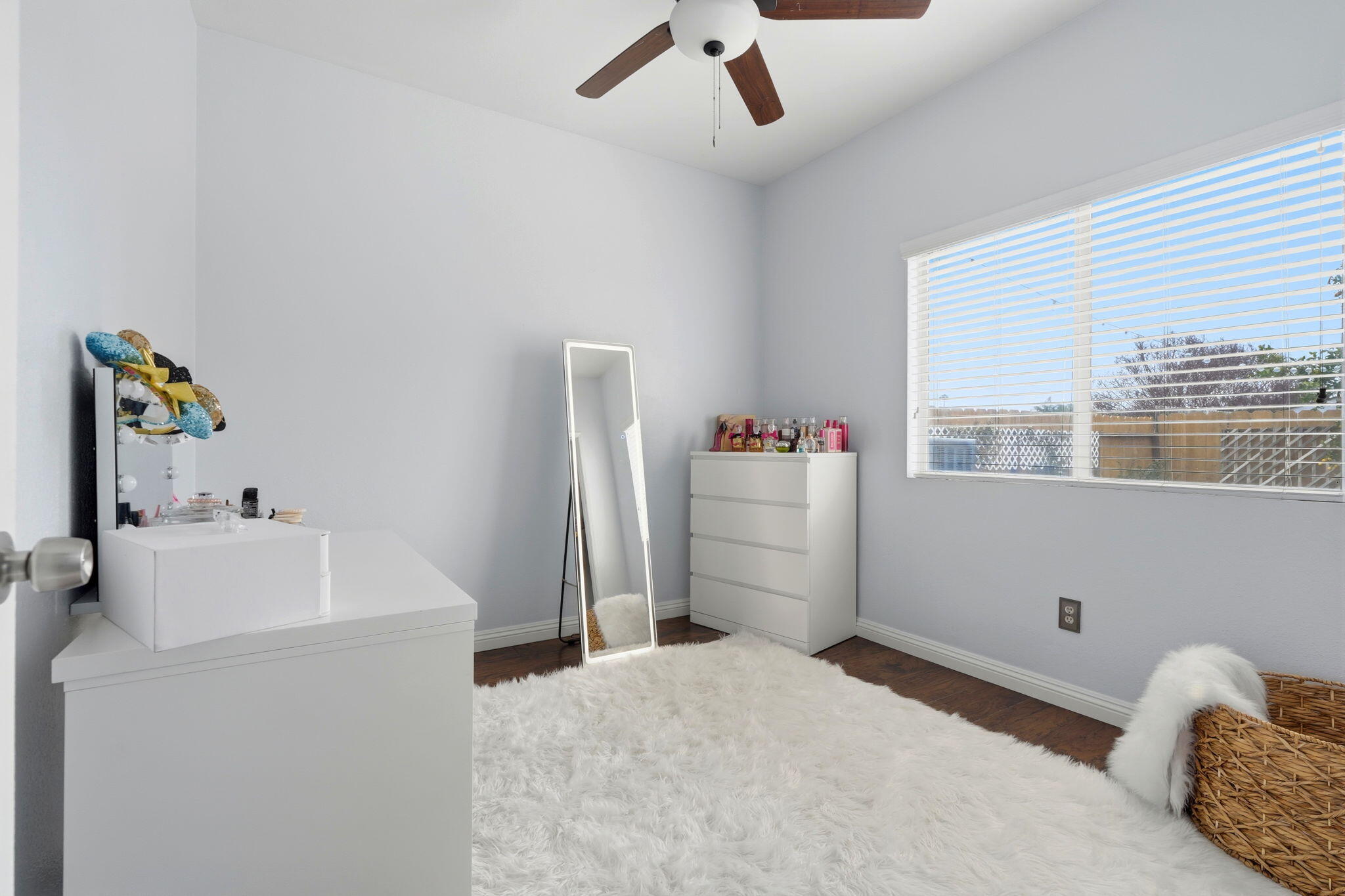 1865 W Wall Ave, Porterville, CA 93257