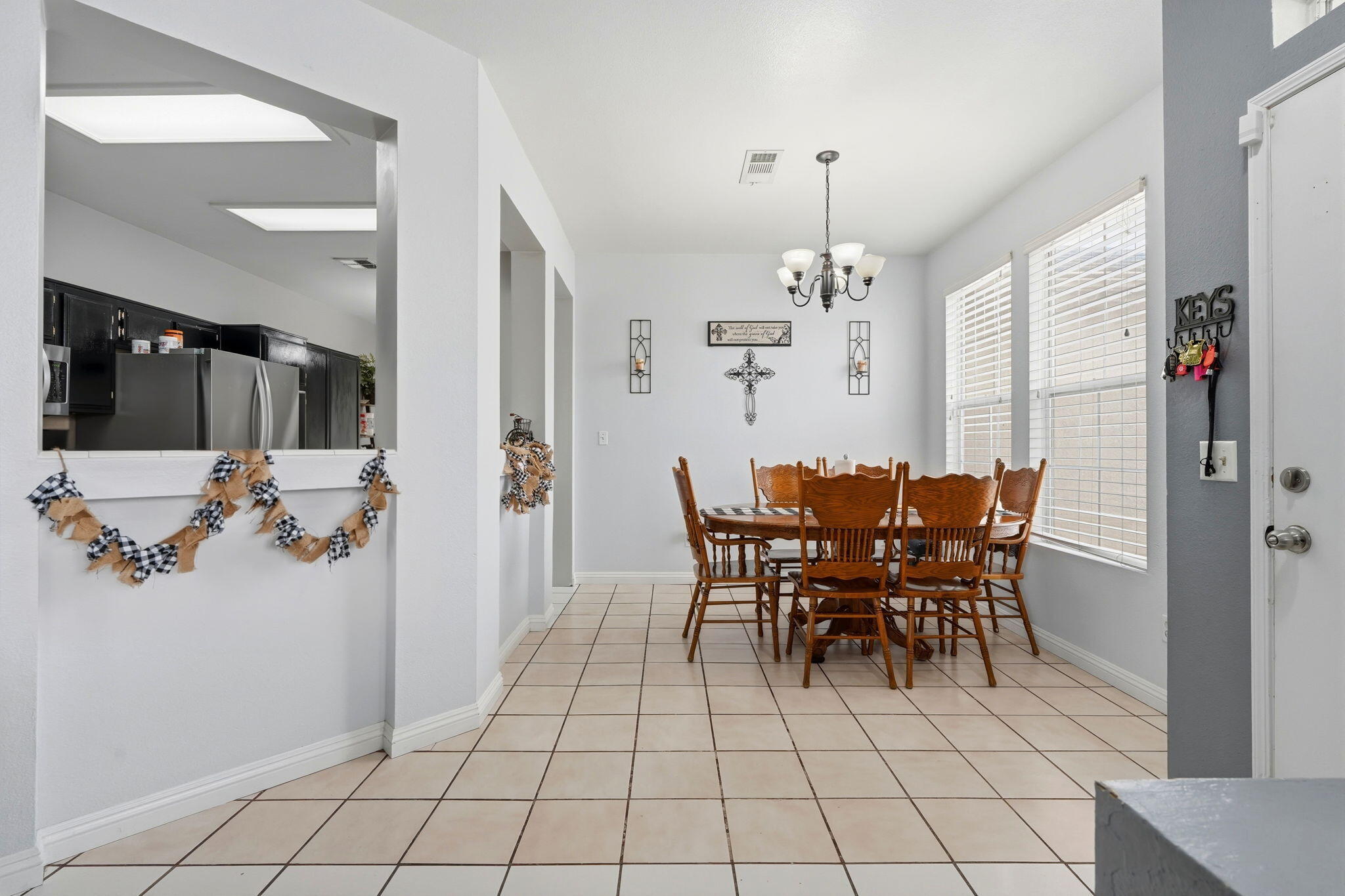 1865 W Wall Ave, Porterville, CA 93257