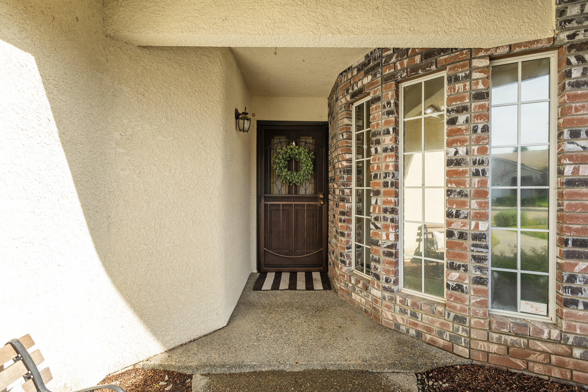 1128 N Noyes Ct, Visalia, CA 93291