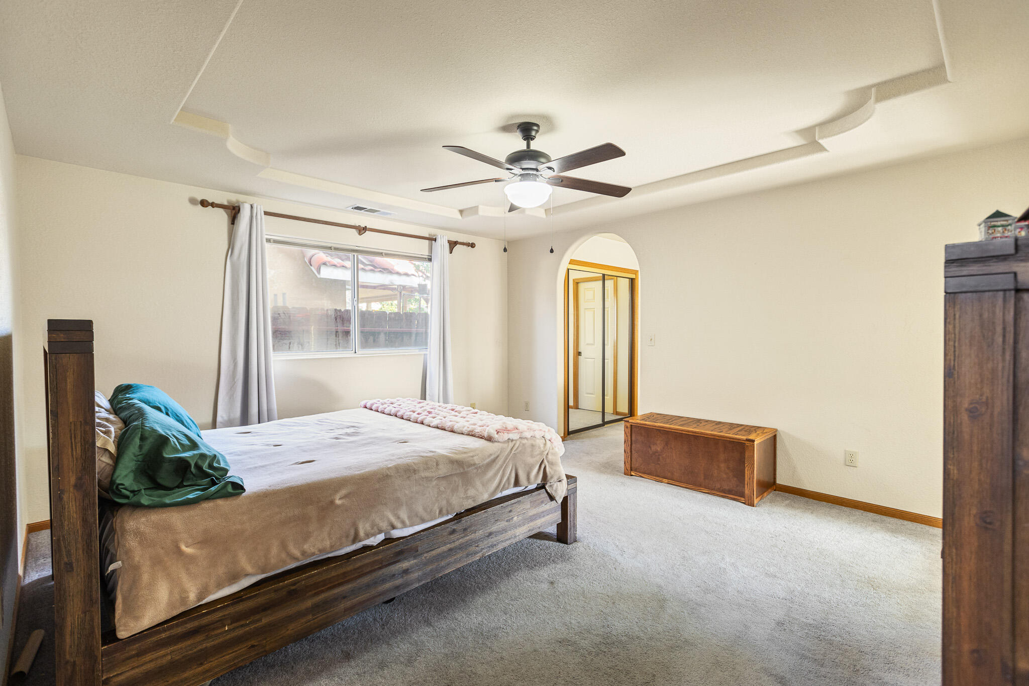 1128 N Noyes Ct, Visalia, CA 93291