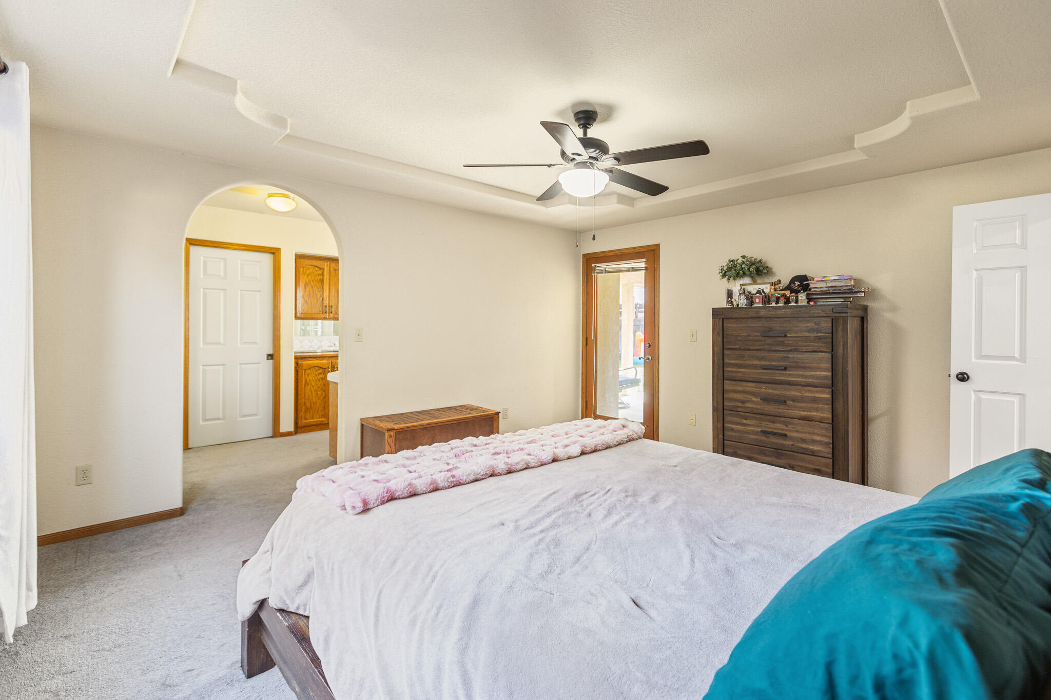 1128 N Noyes Ct, Visalia, CA 93291