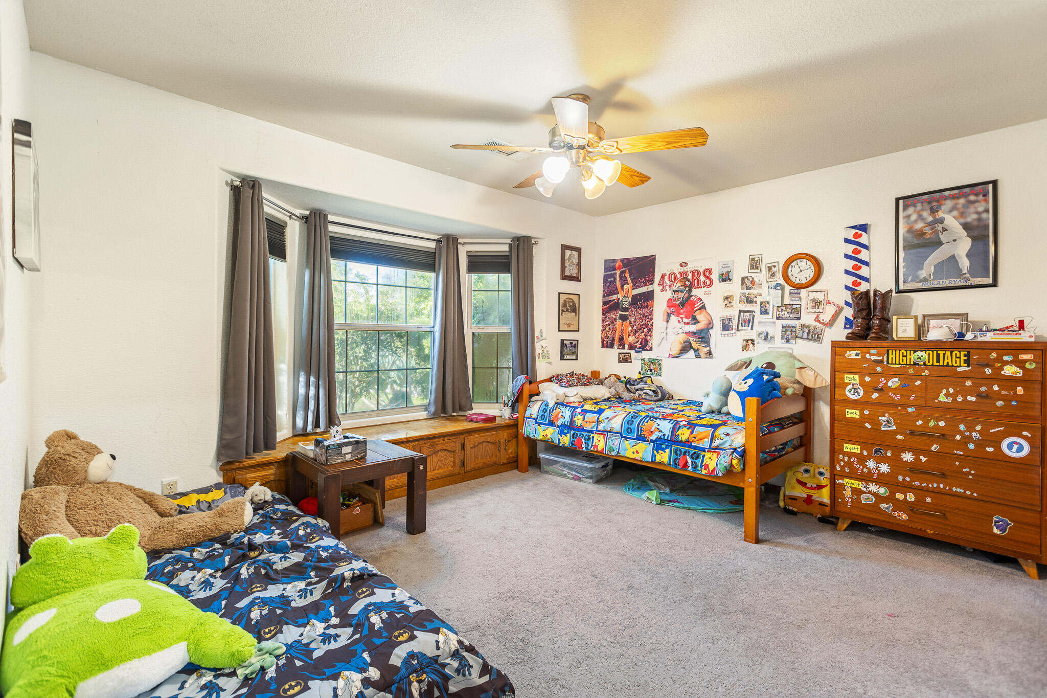 1128 N Noyes Ct, Visalia, CA 93291