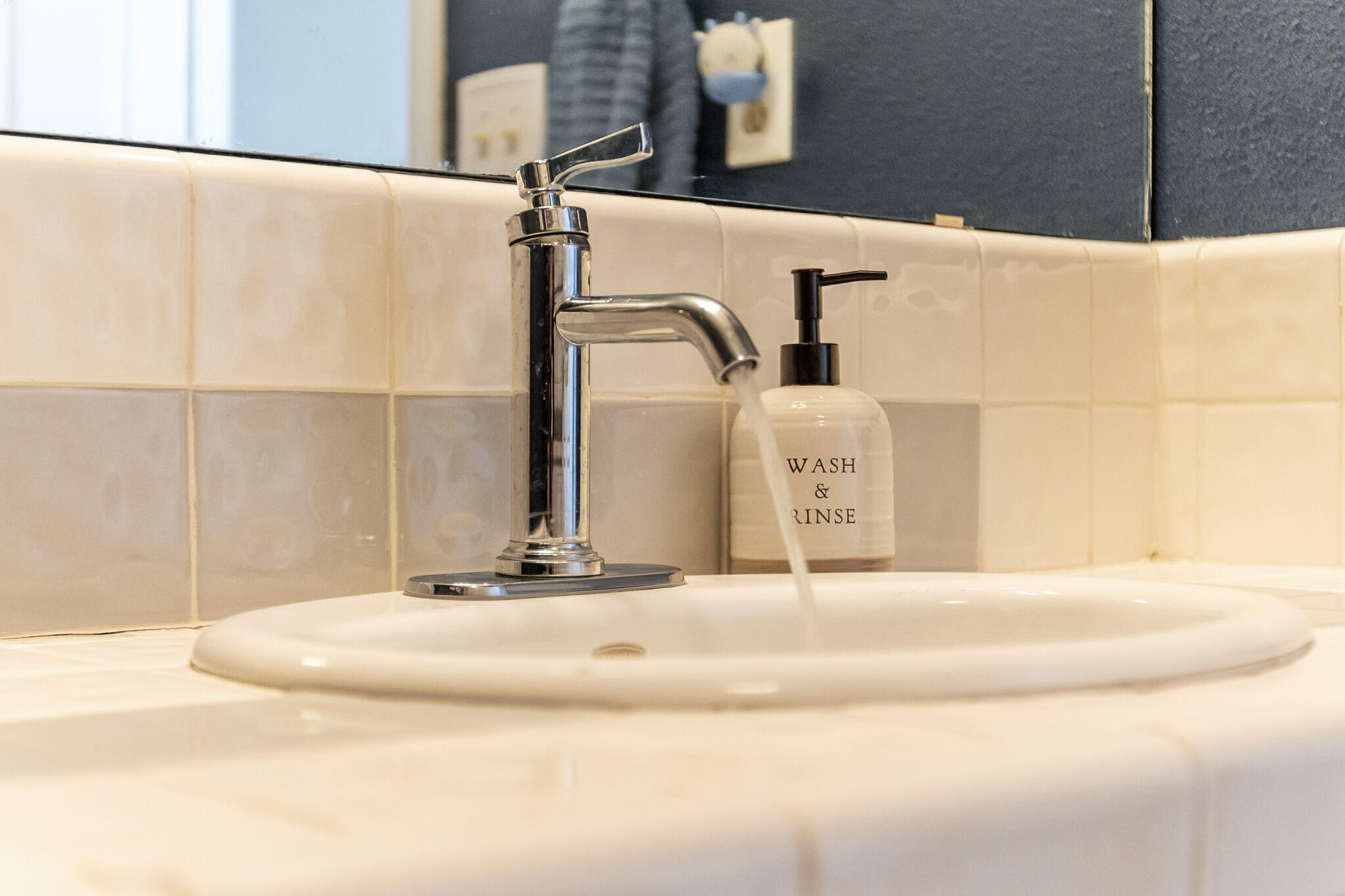 1128 N Noyes Ct, Visalia, CA 93291