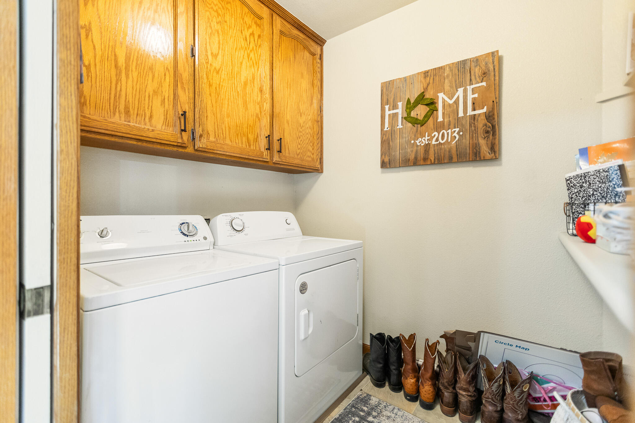 1128 N Noyes Ct, Visalia, CA 93291