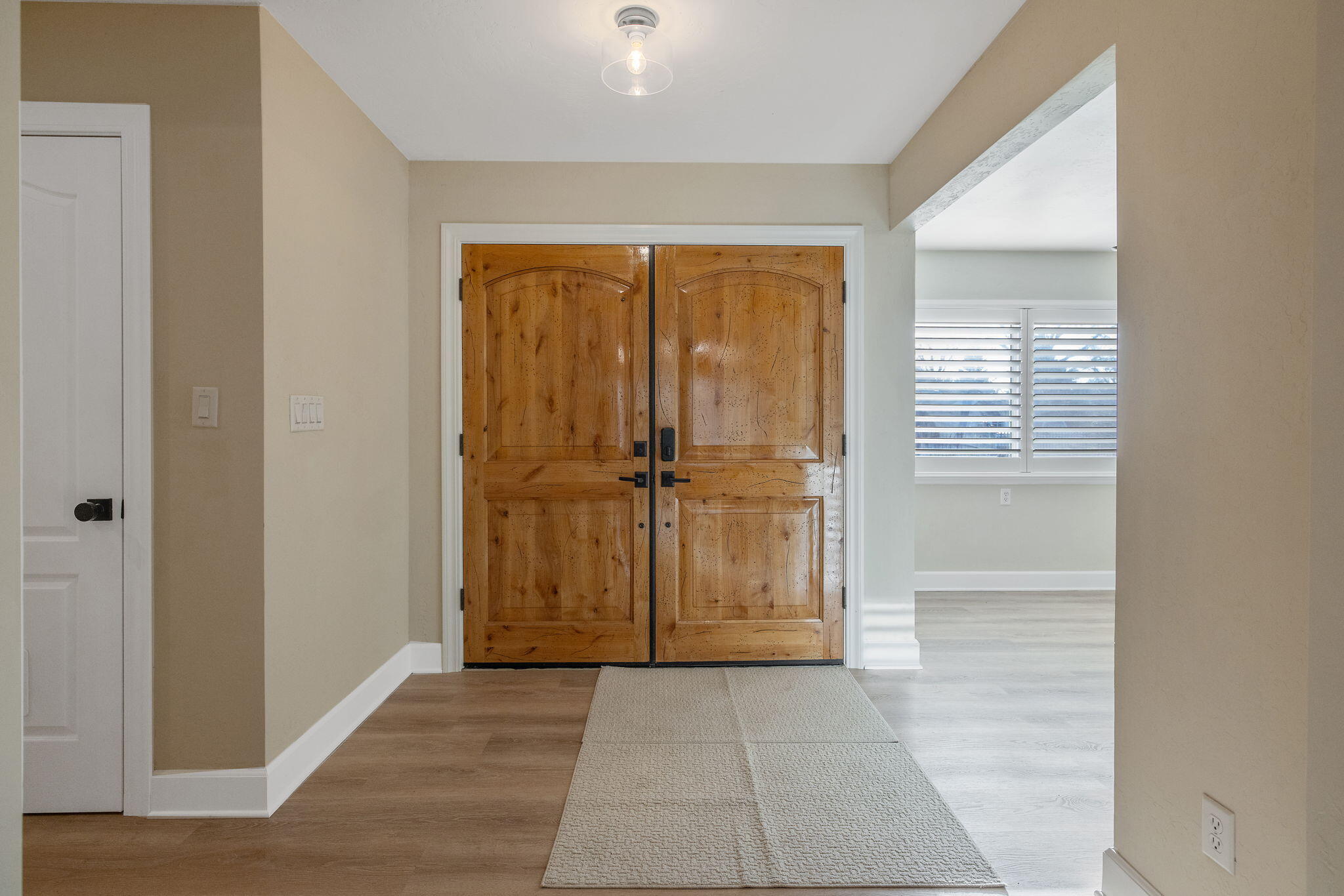 2212 W Sunset Dr, Visalia, CA 93291