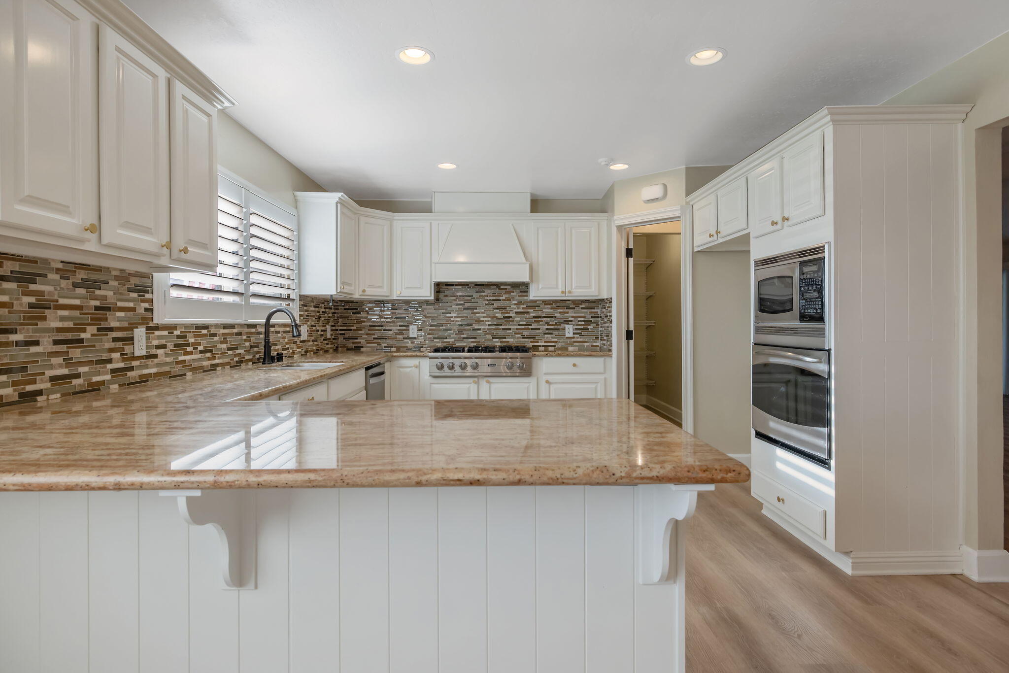 2212 W Sunset Dr, Visalia, CA 93291