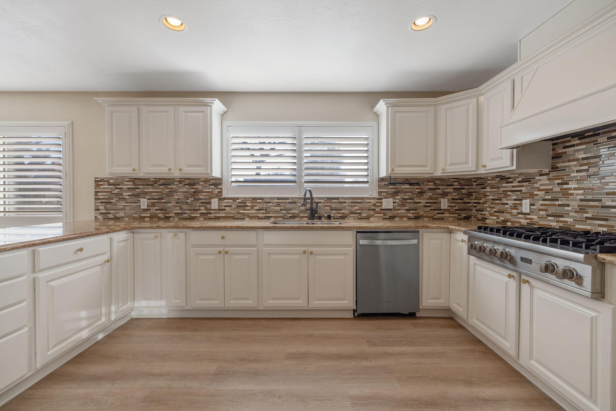 2212 W Sunset Dr, Visalia, CA 93291