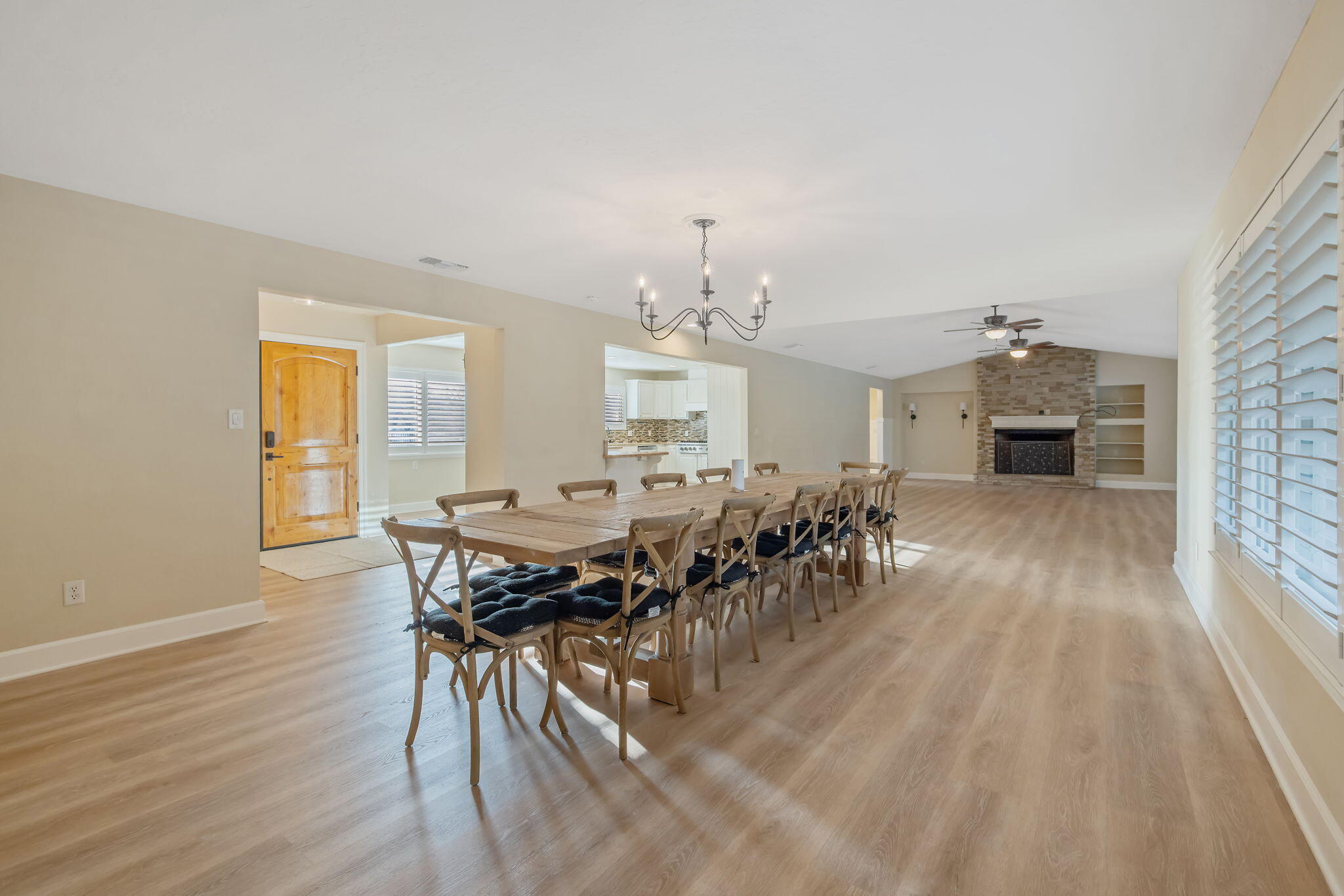 2212 W Sunset Dr, Visalia, CA 93291