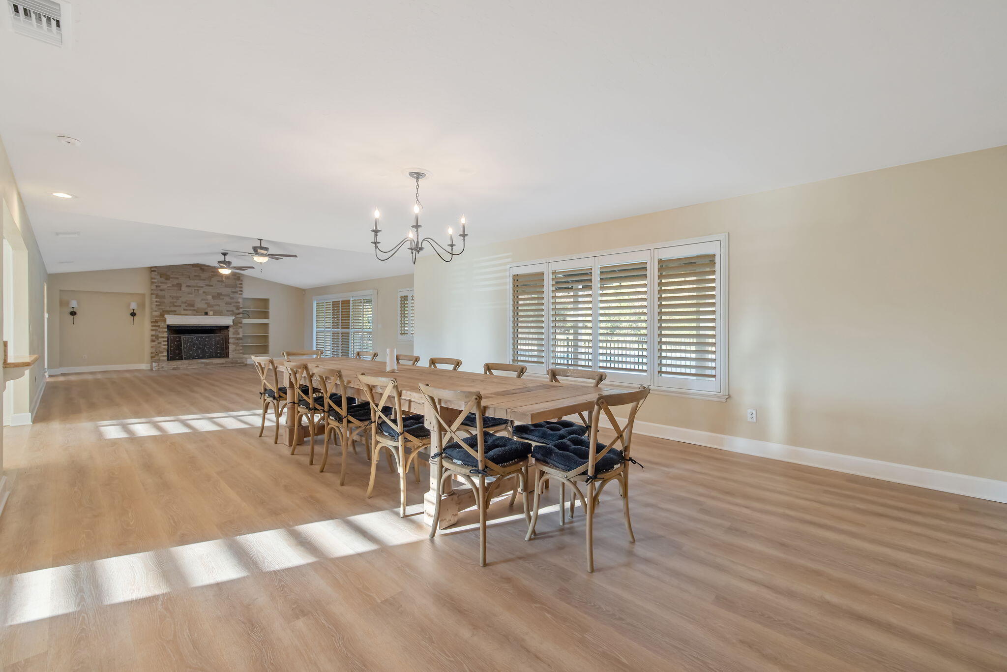 2212 W Sunset Dr, Visalia, CA 93291