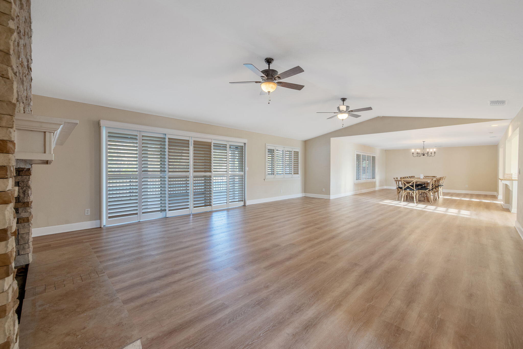 2212 W Sunset Dr, Visalia, CA 93291