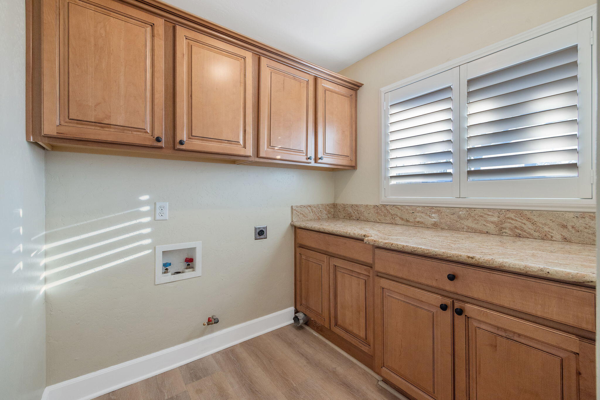 2212 W Sunset Dr, Visalia, CA 93291