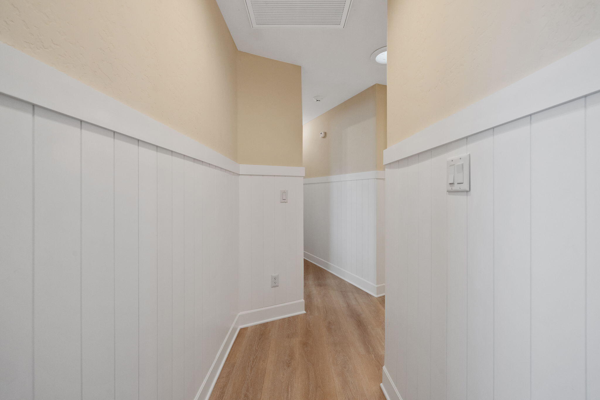 2212 W Sunset Dr, Visalia, CA 93291