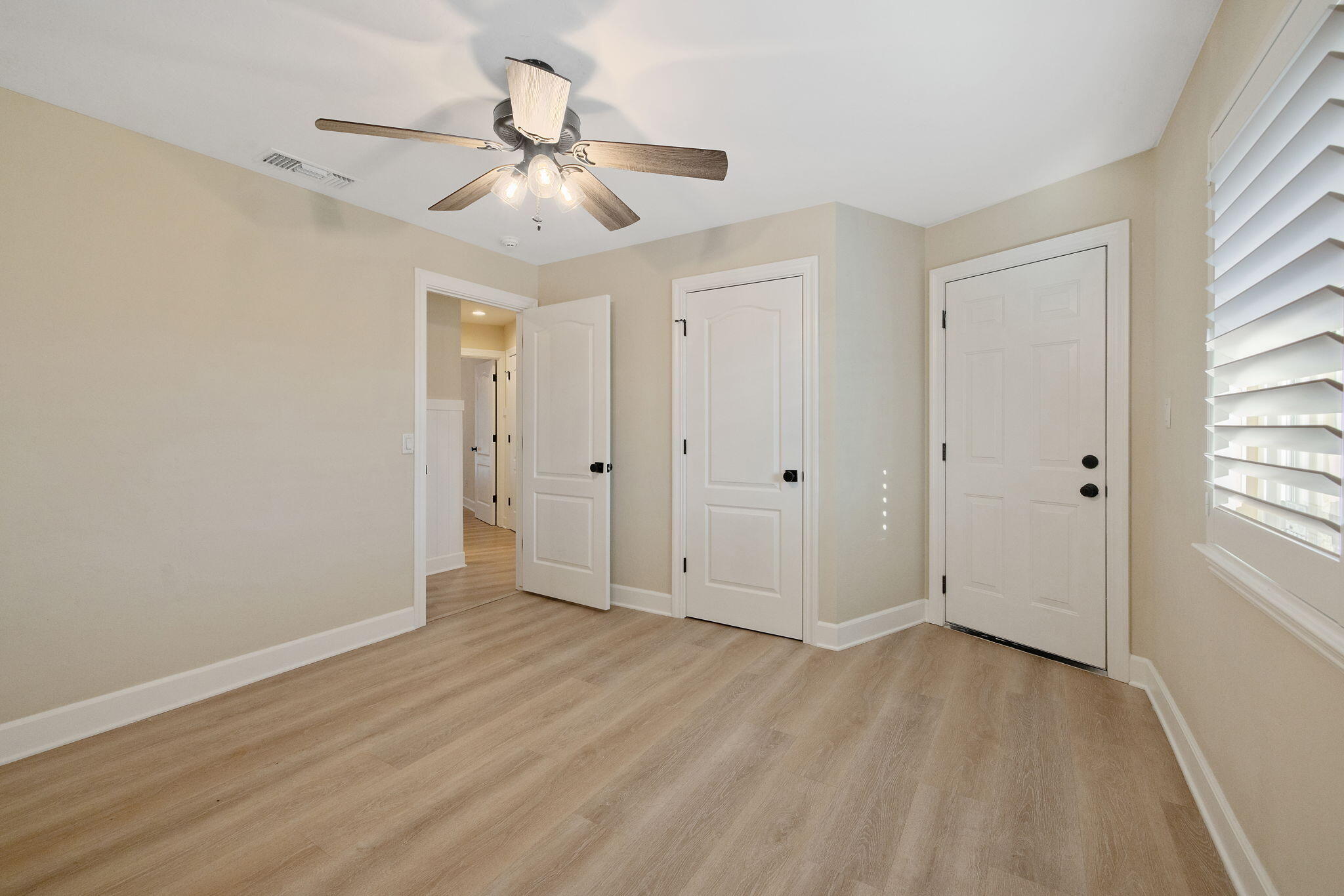 2212 W Sunset Dr, Visalia, CA 93291