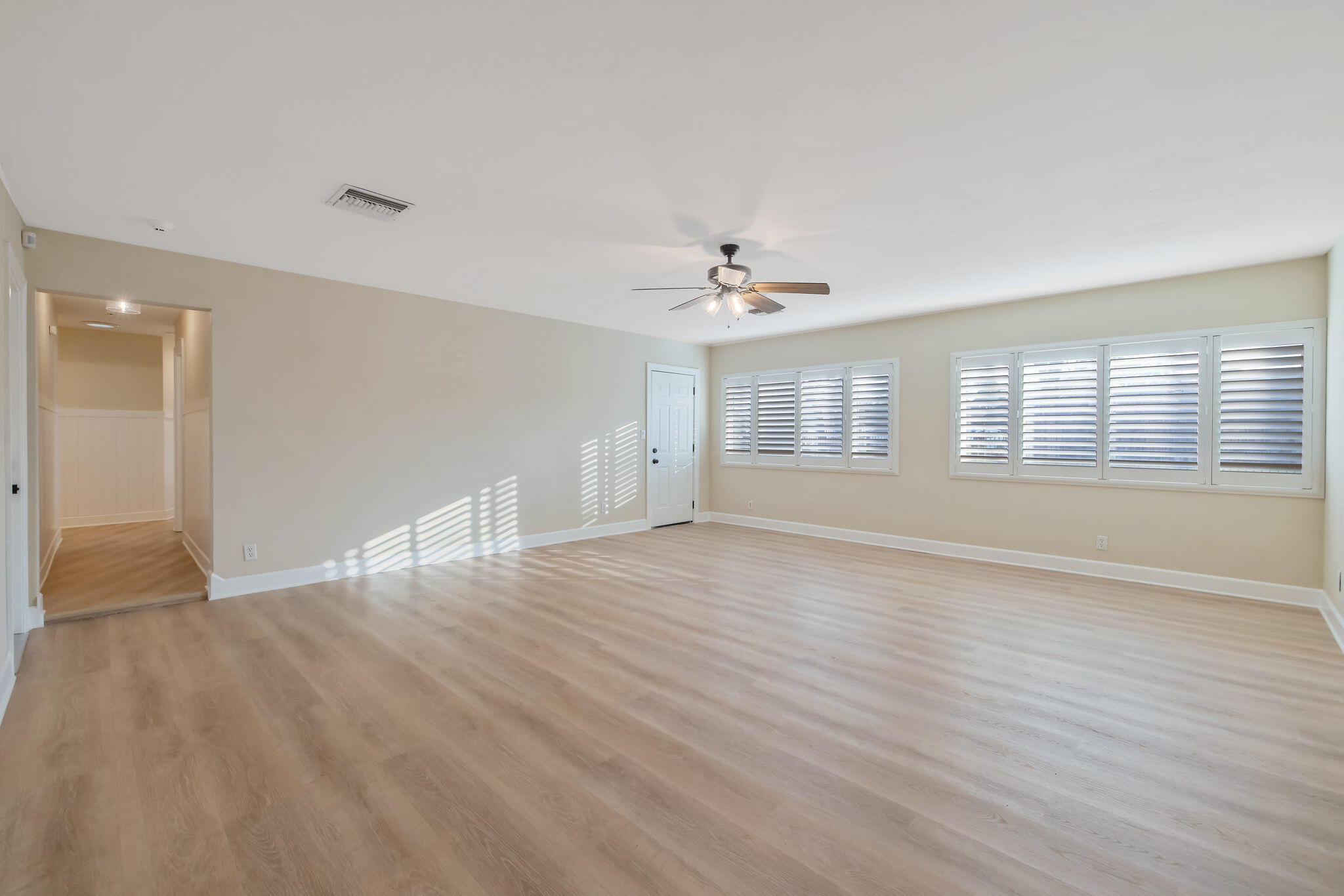 2212 W Sunset Dr, Visalia, CA 93291