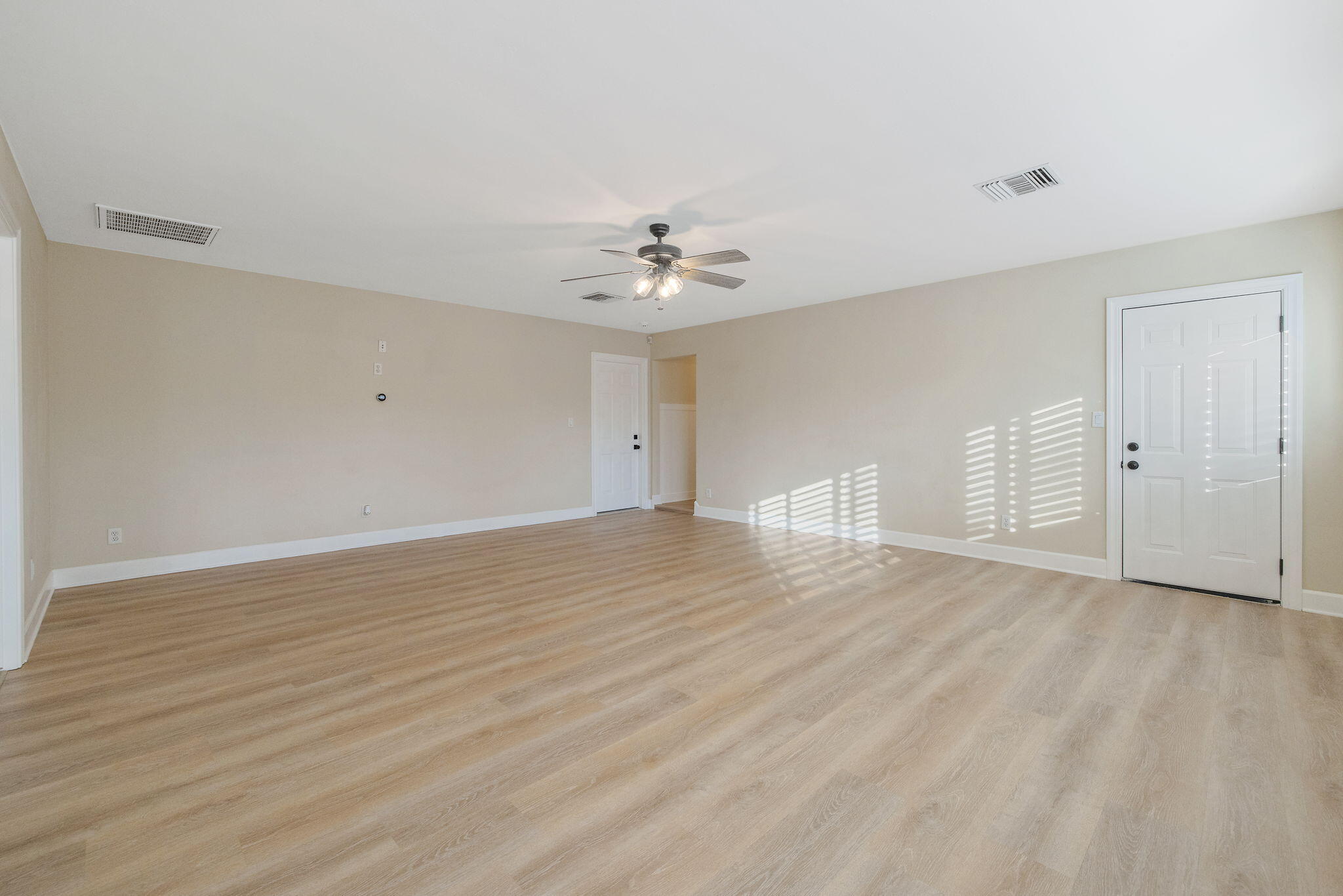 2212 W Sunset Dr, Visalia, CA 93291