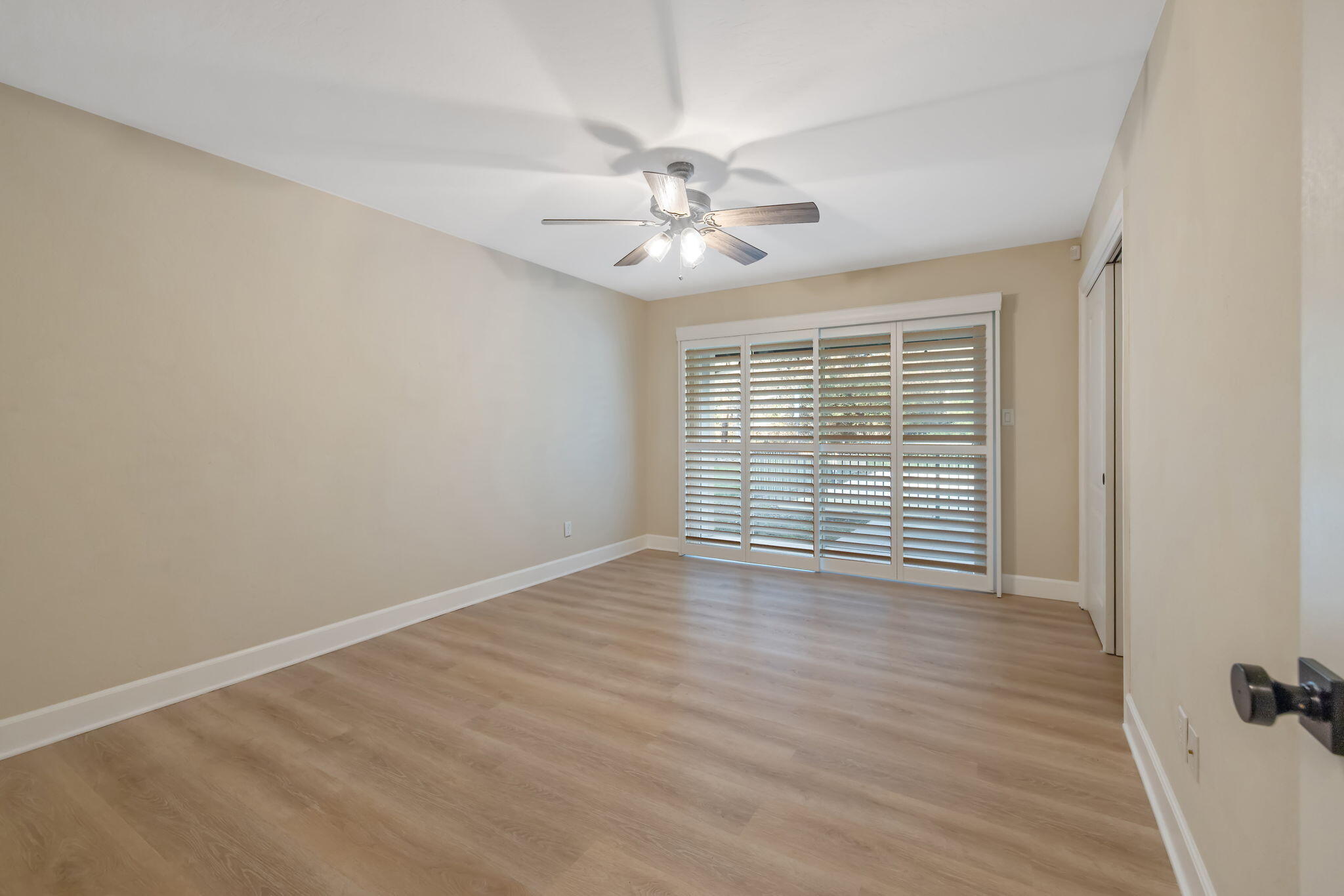 2212 W Sunset Dr, Visalia, CA 93291