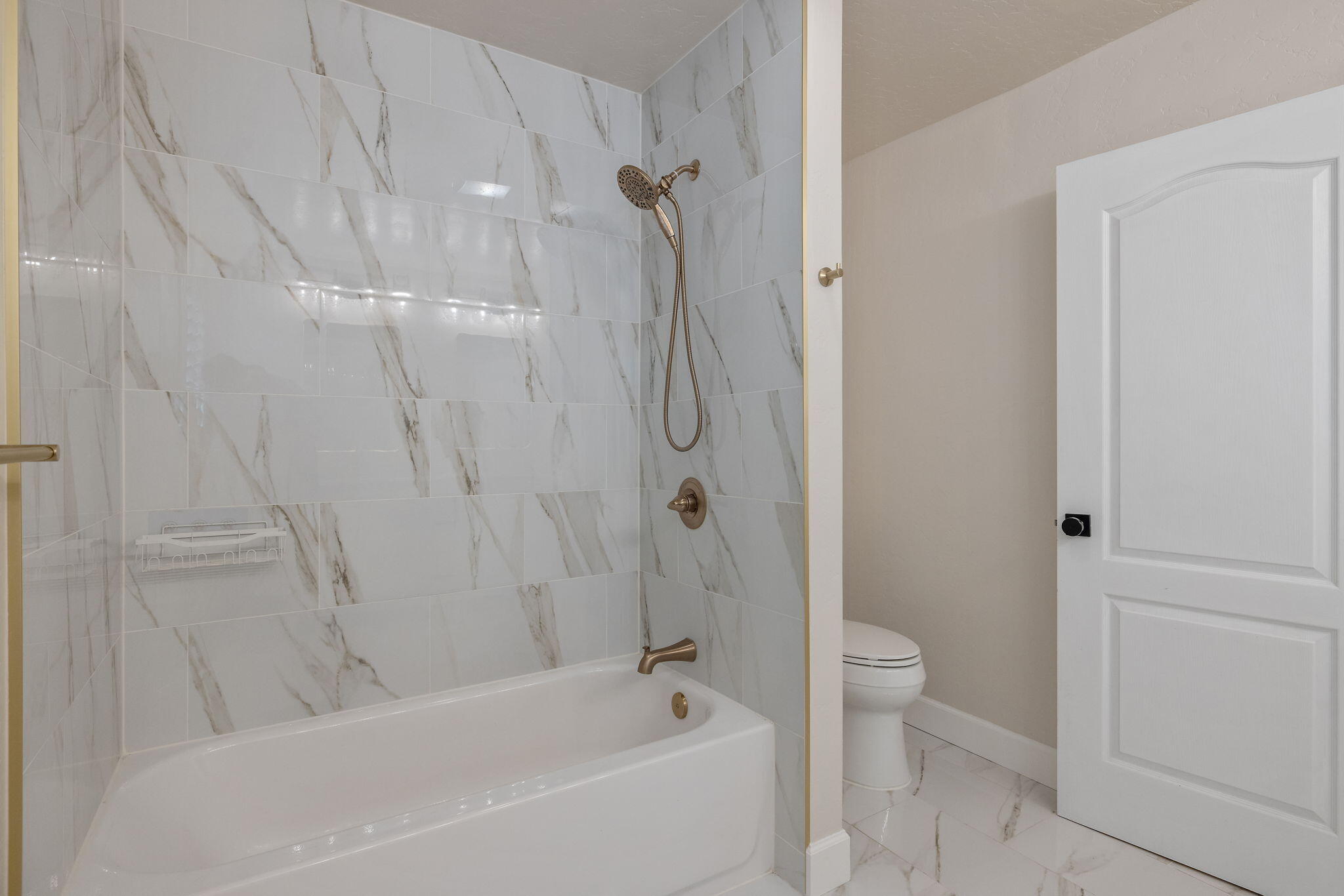 2212 W Sunset Dr, Visalia, CA 93291