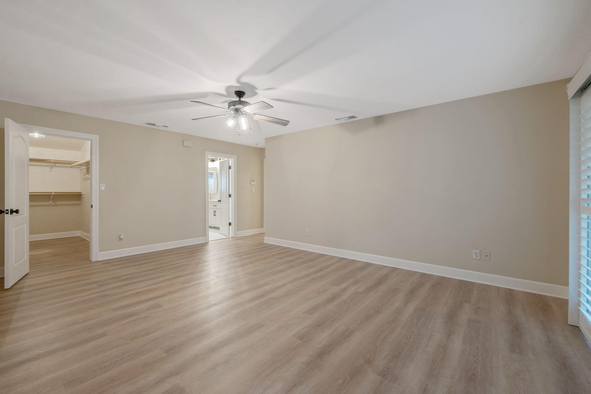 2212 W Sunset Dr, Visalia, CA 93291