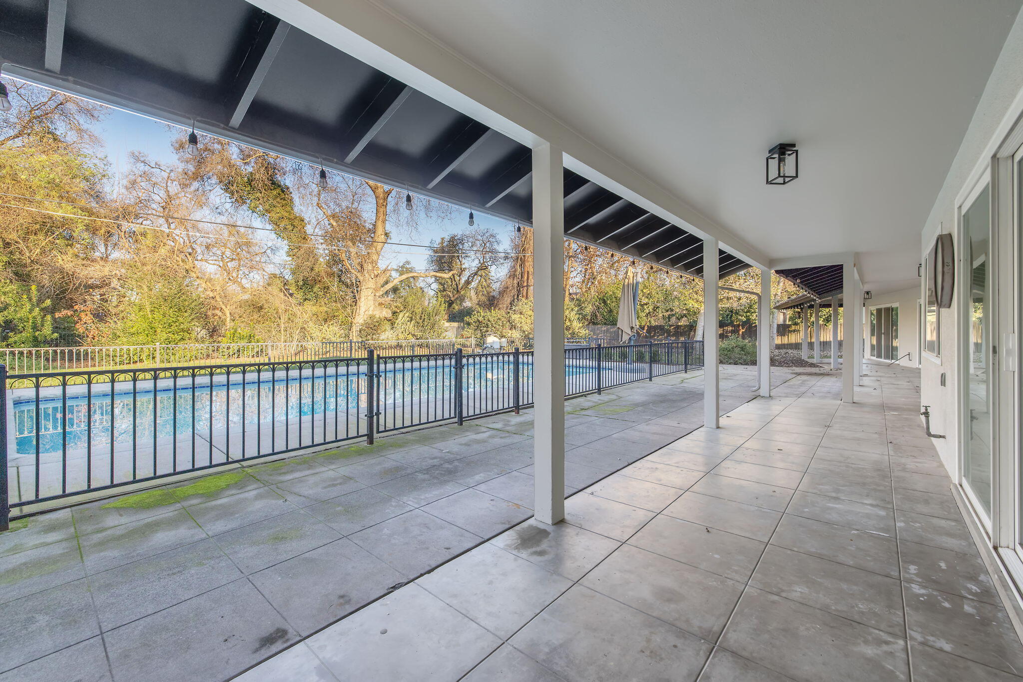 2212 W Sunset Dr, Visalia, CA 93291