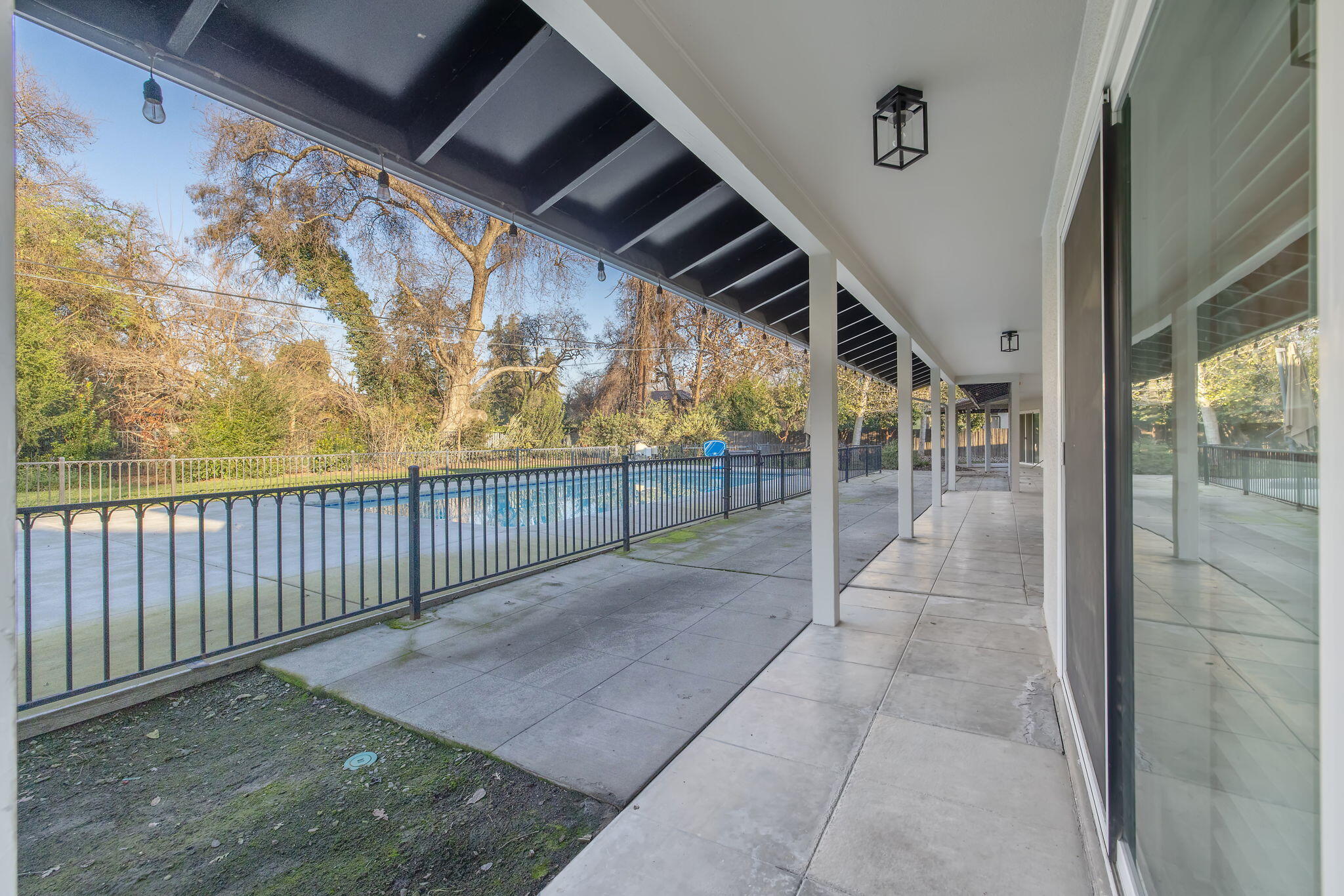 2212 W Sunset Dr, Visalia, CA 93291