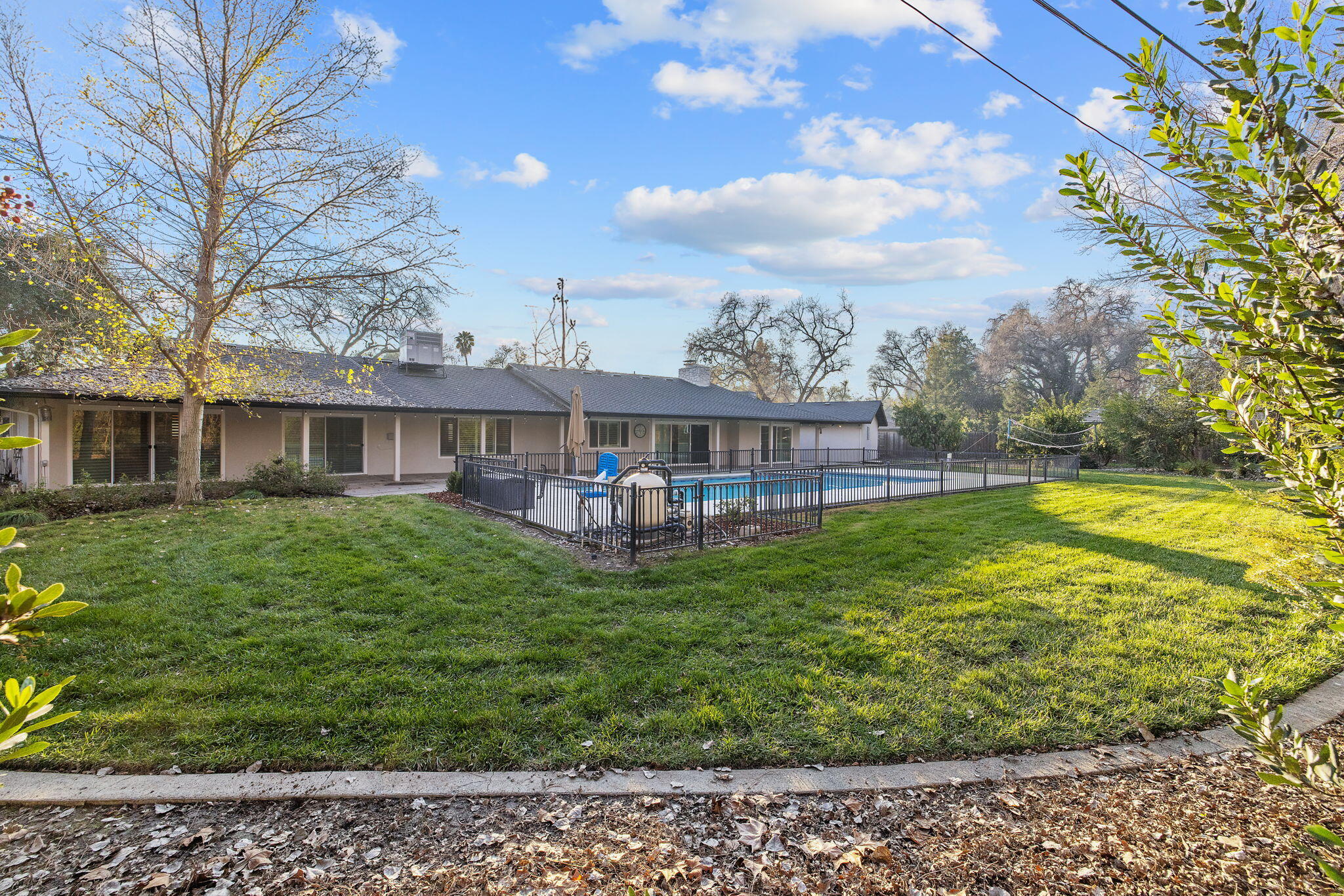 2212 W Sunset Dr, Visalia, CA 93291