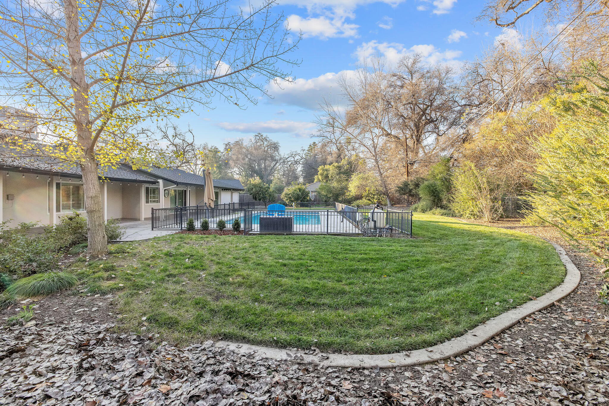 2212 W Sunset Dr, Visalia, CA 93291