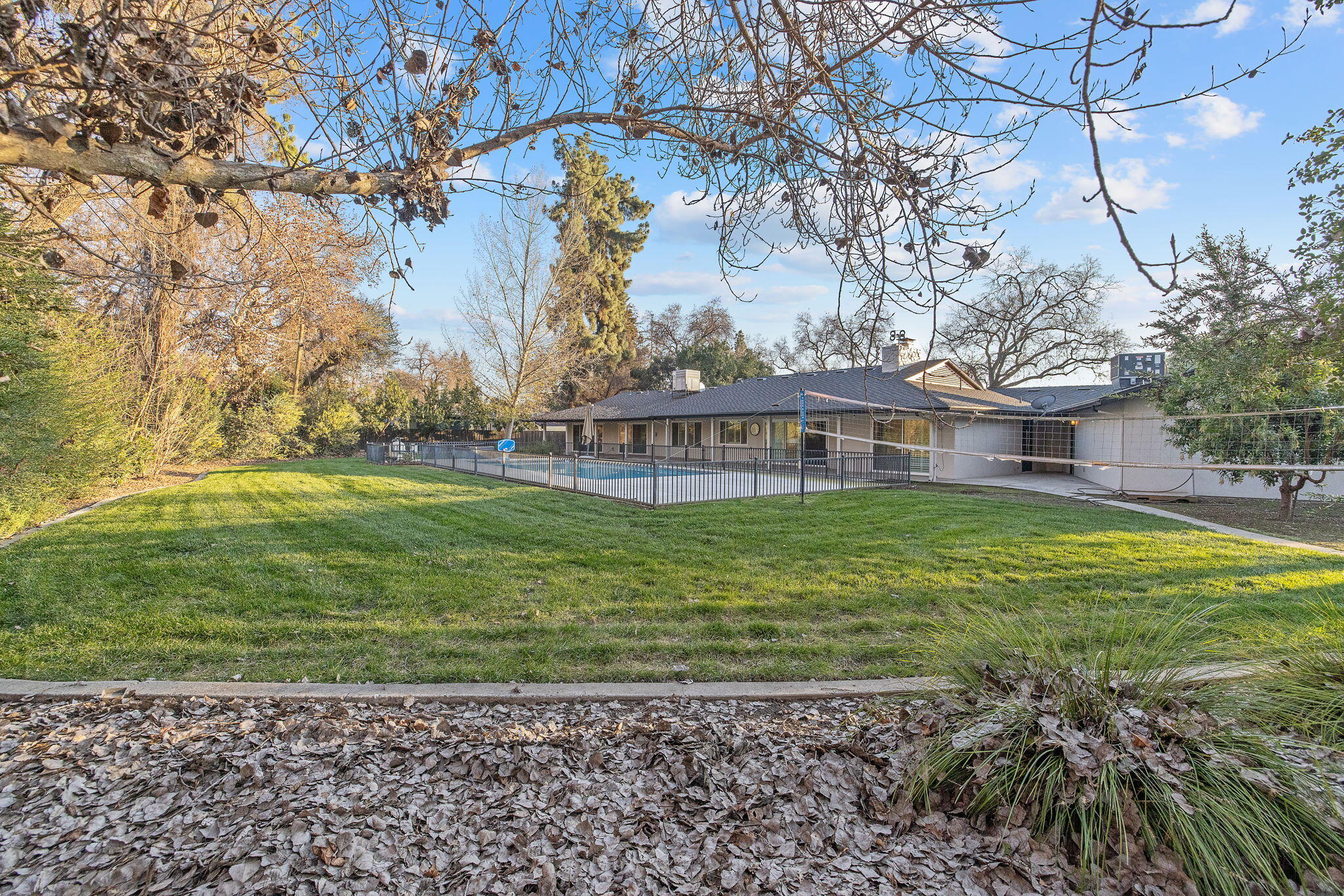 2212 W Sunset Dr, Visalia, CA 93291