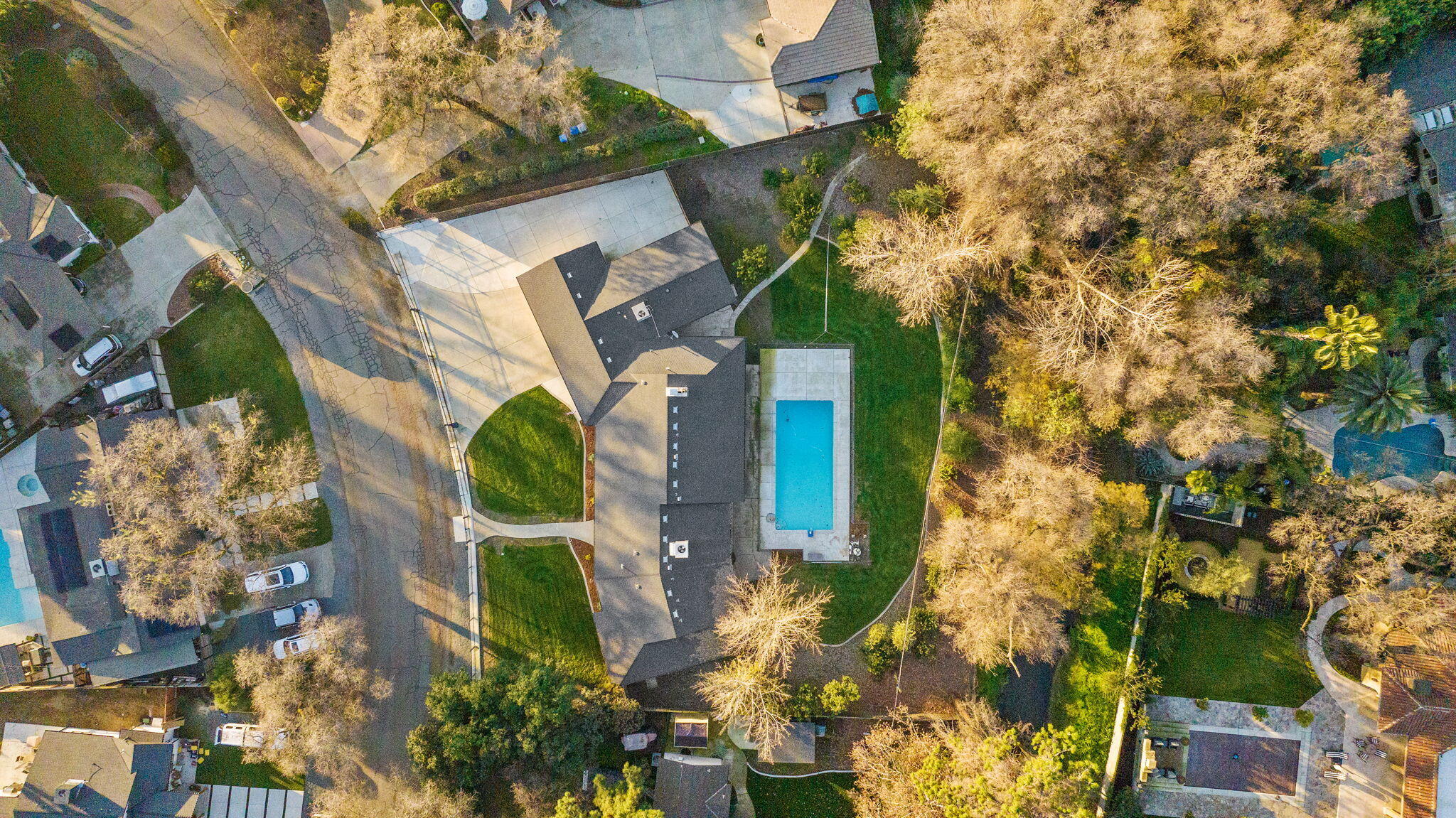 2212 W Sunset Dr, Visalia, CA 93291