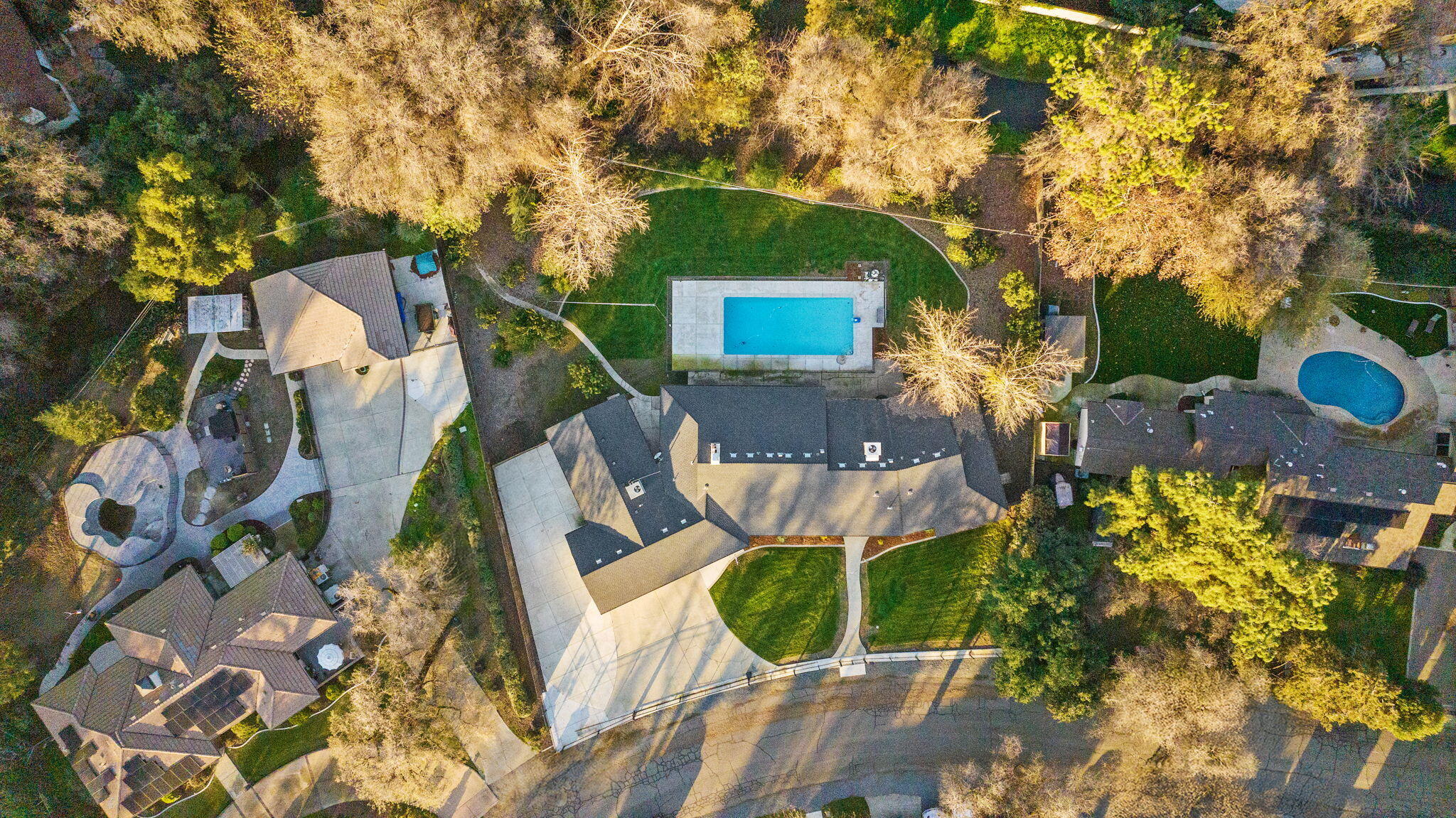 2212 W Sunset Dr, Visalia, CA 93291