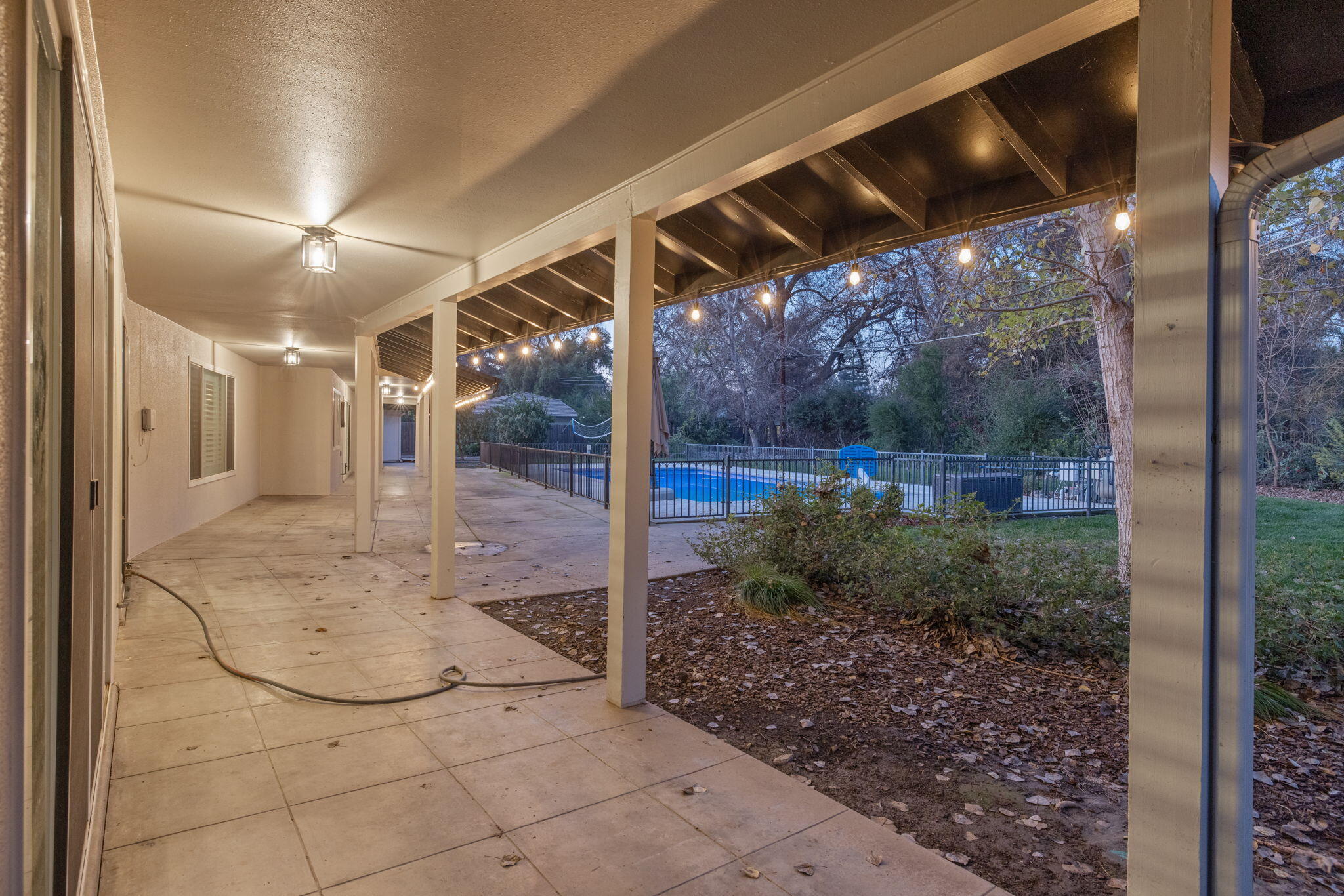 2212 W Sunset Dr, Visalia, CA 93291