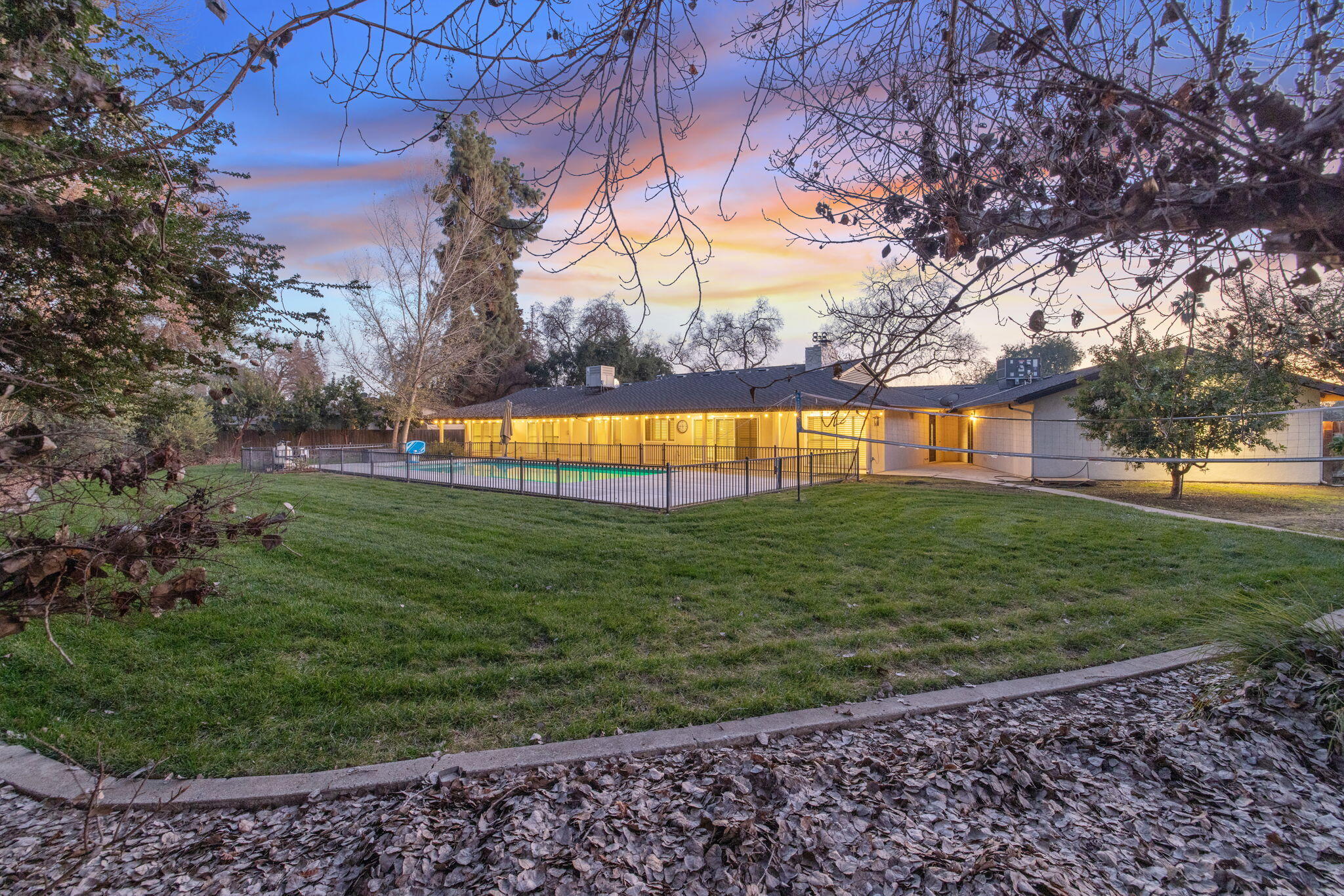 2212 W Sunset Dr, Visalia, CA 93291