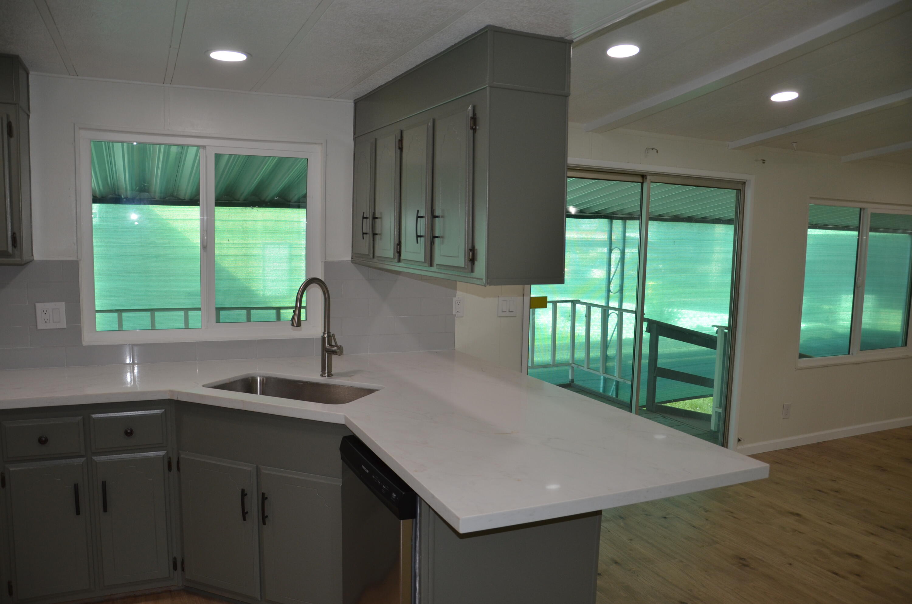 2400 W Midvalley Ave #S8, Visalia, CA 93277