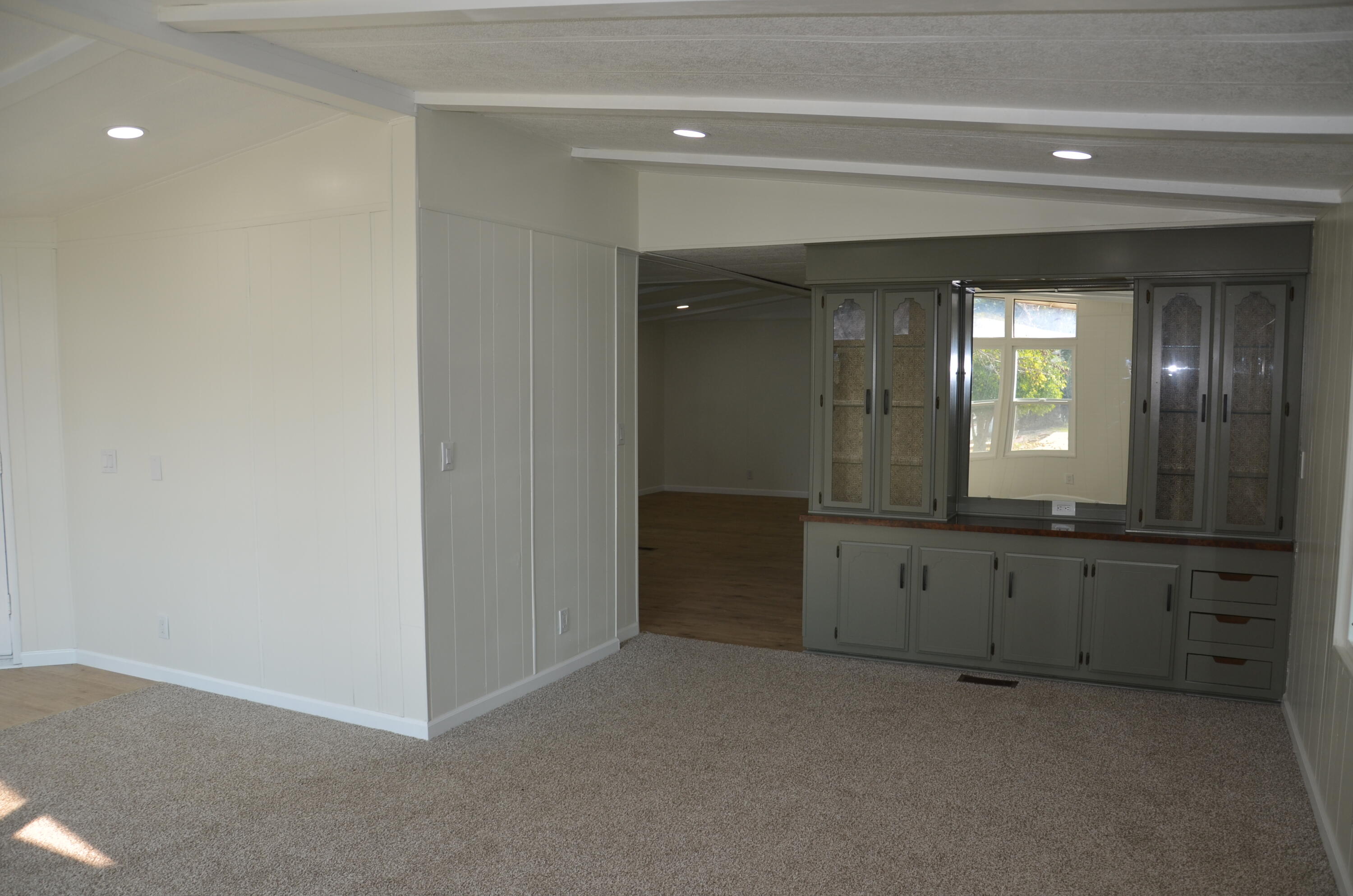 2400 W Midvalley Ave #S8, Visalia, CA 93277