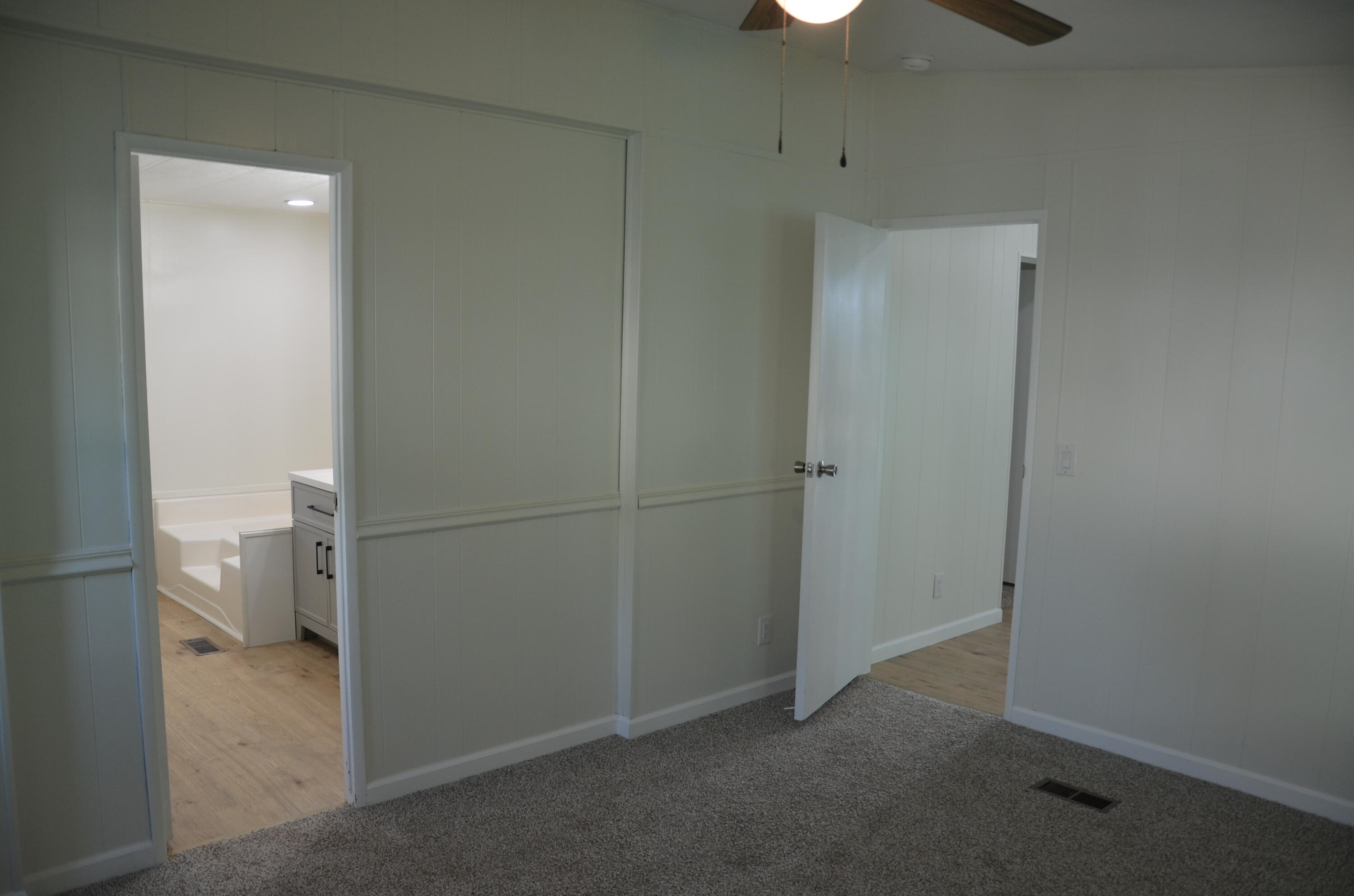 2400 W Midvalley Ave #S8, Visalia, CA 93277