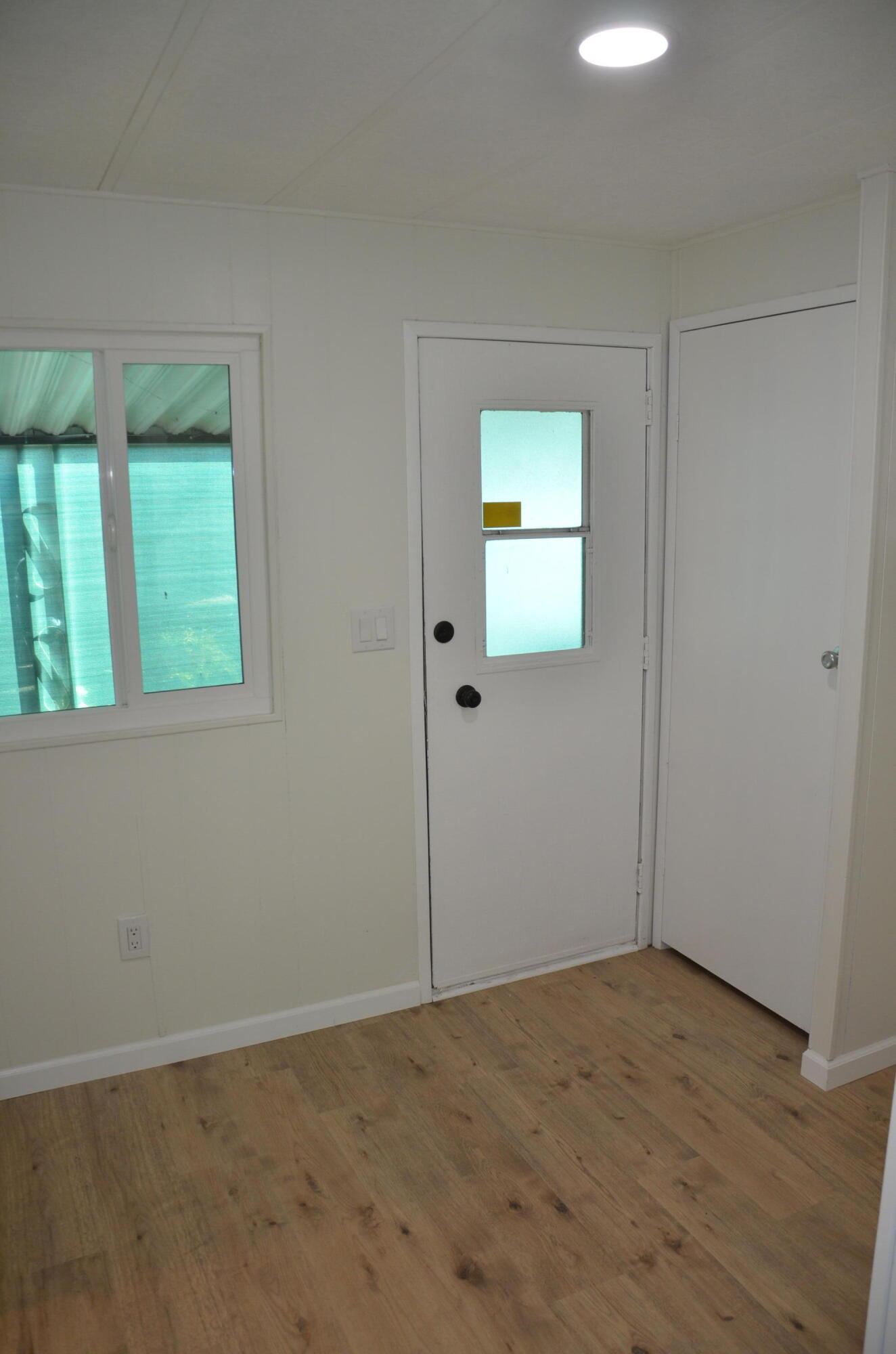 2400 W Midvalley Ave #S8, Visalia, CA 93277