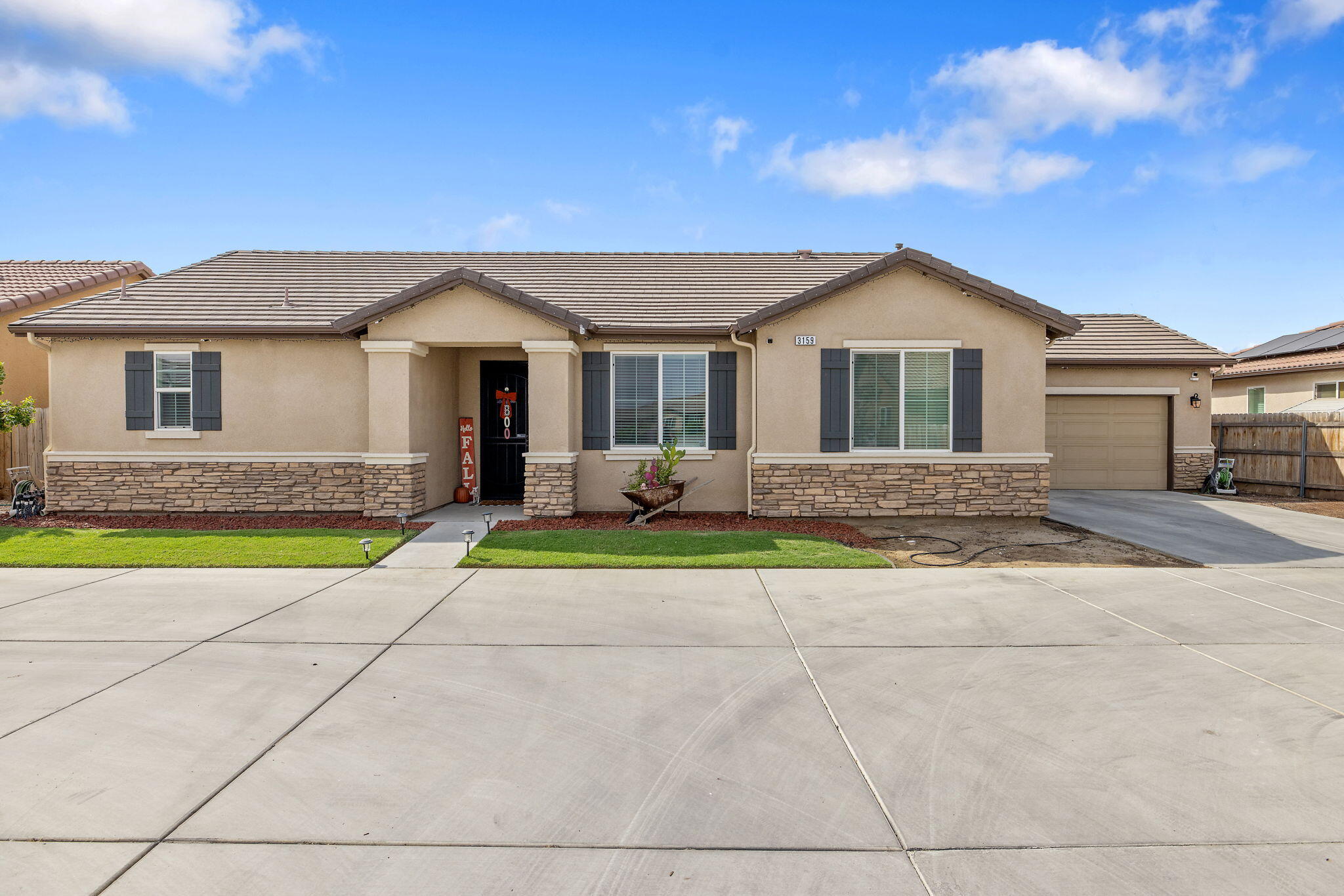 3159 Manchester St, Tulare, CA 93274