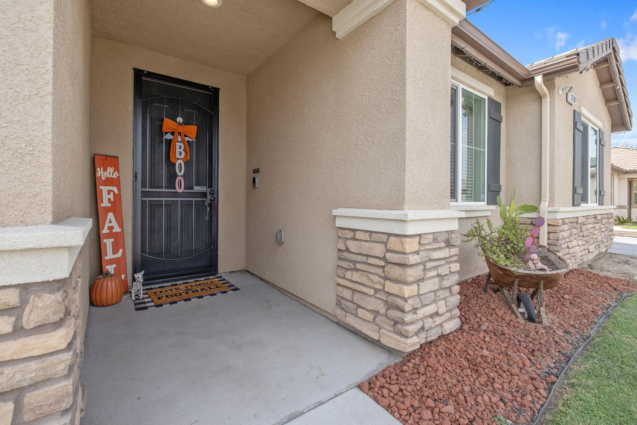 3159 Manchester St, Tulare, CA 93274