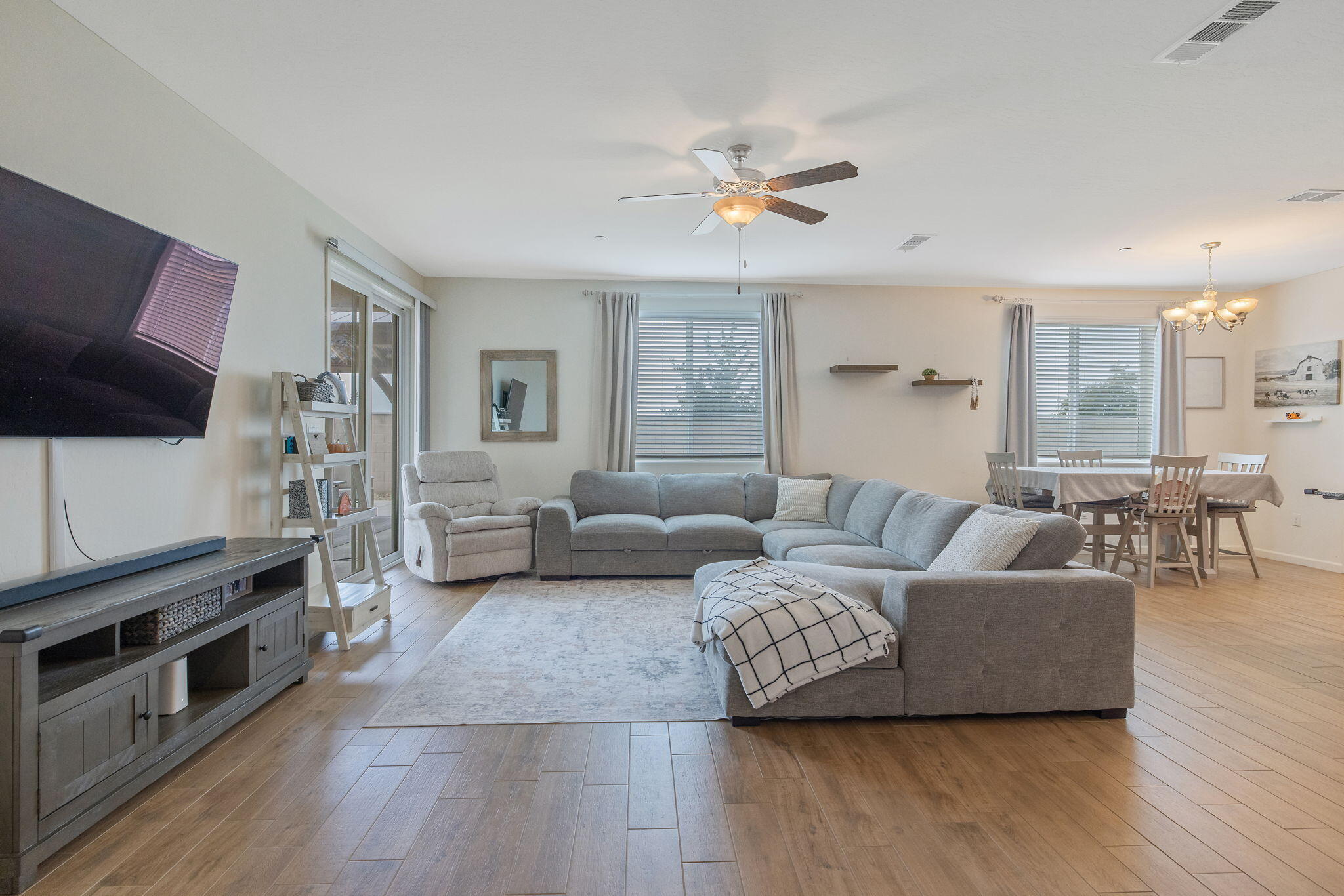 3159 Manchester St, Tulare, CA 93274