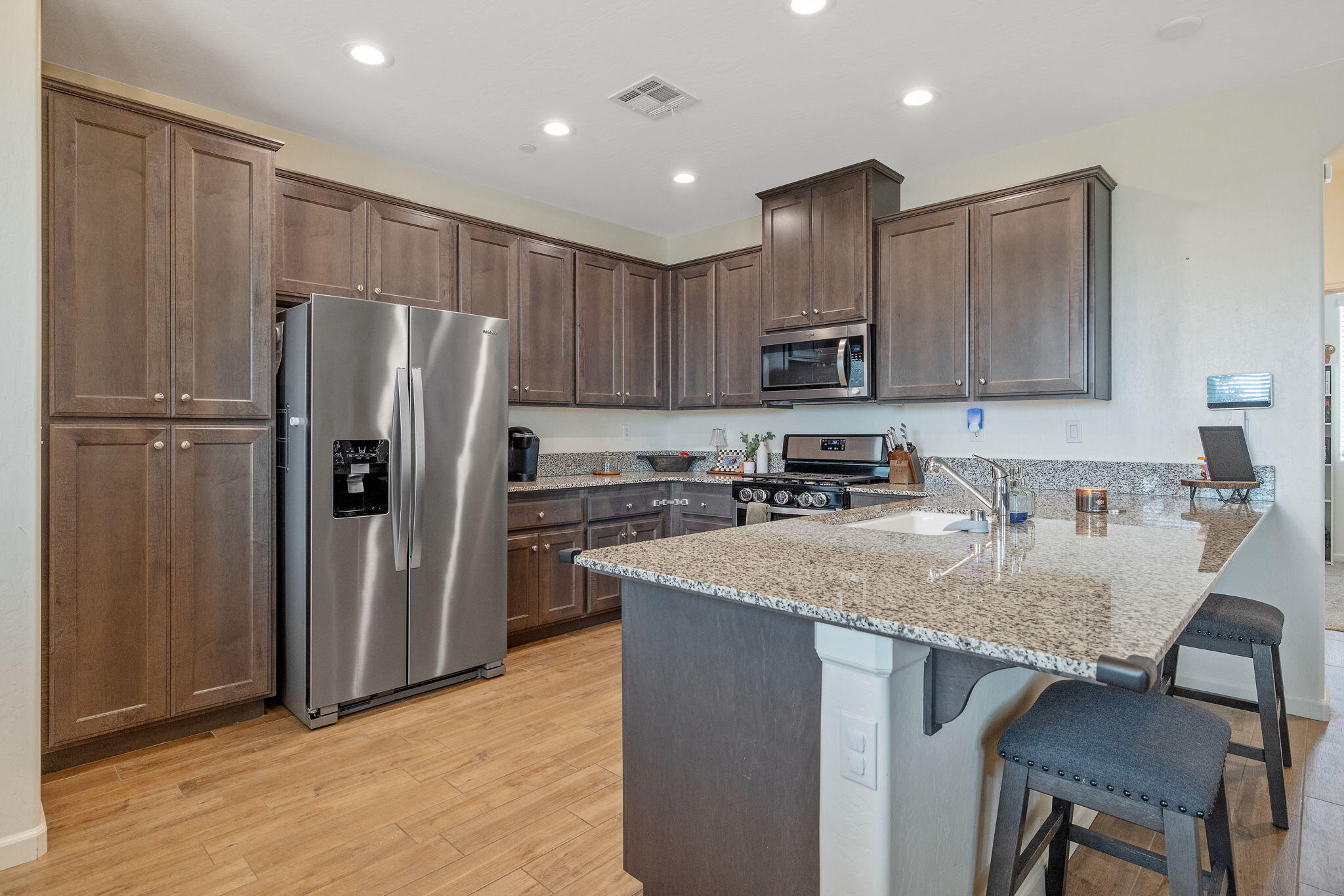 3159 Manchester St, Tulare, CA 93274