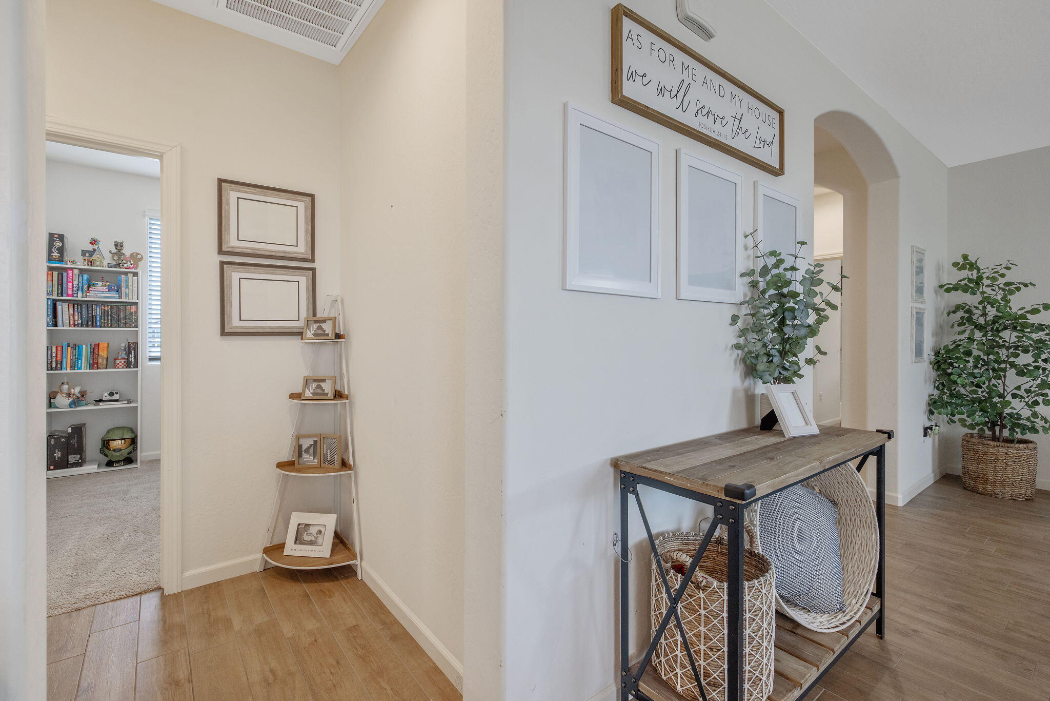 3159 Manchester St, Tulare, CA 93274