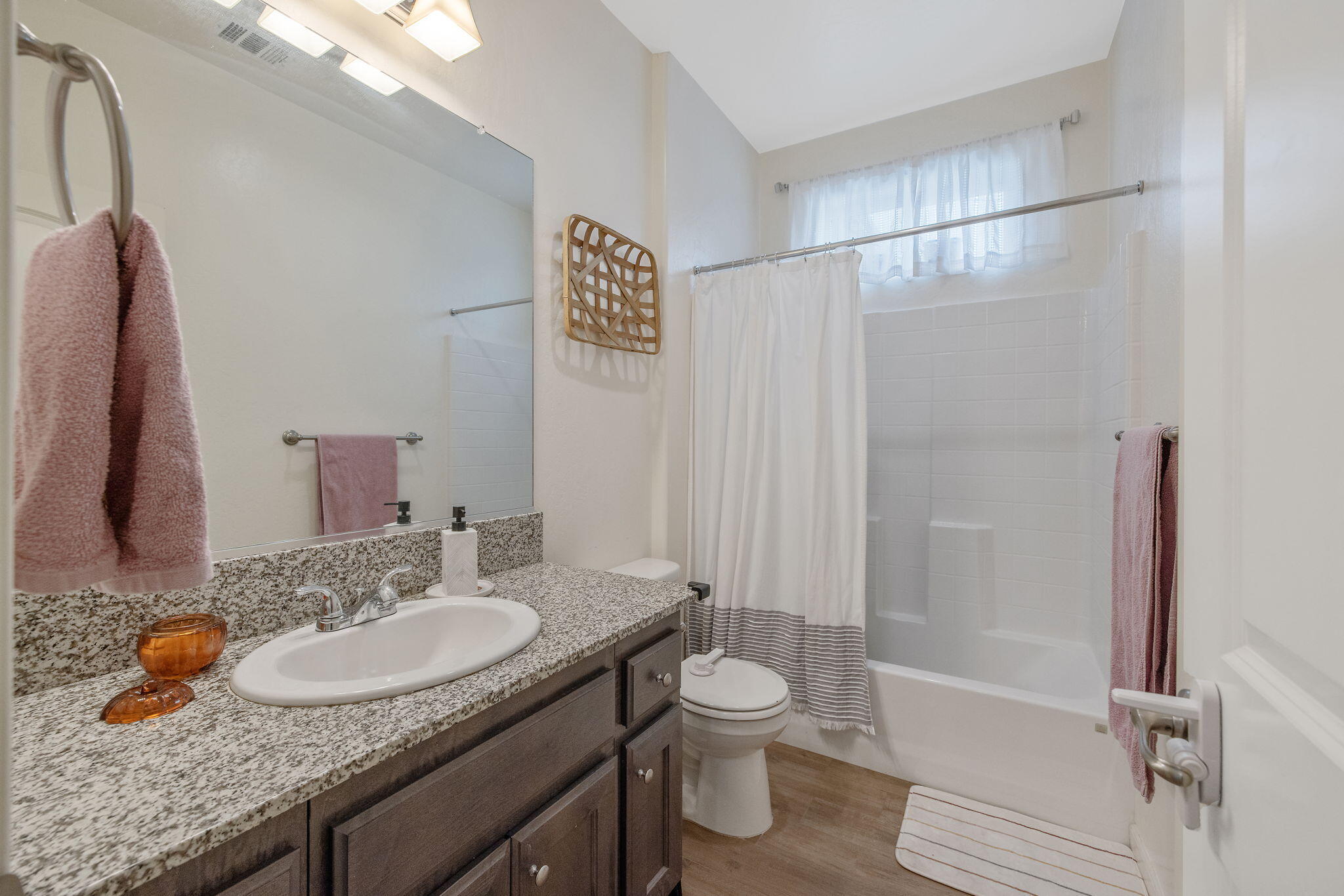 3159 Manchester St, Tulare, CA 93274