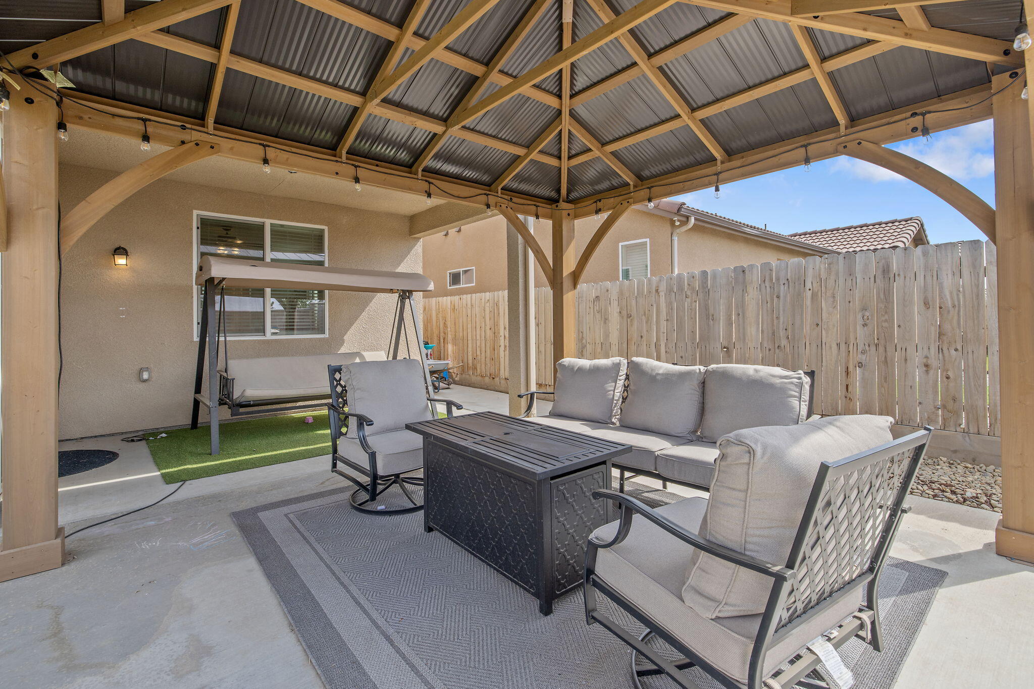 3159 Manchester St, Tulare, CA 93274