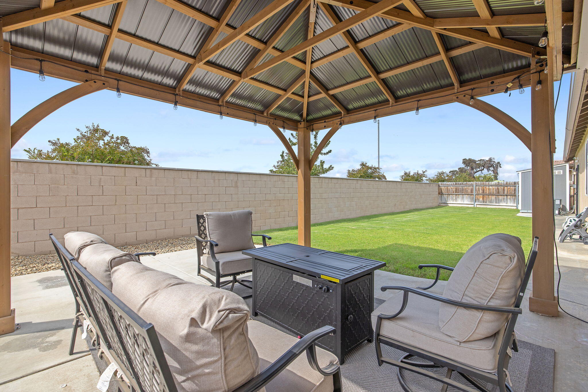 3159 Manchester St, Tulare, CA 93274